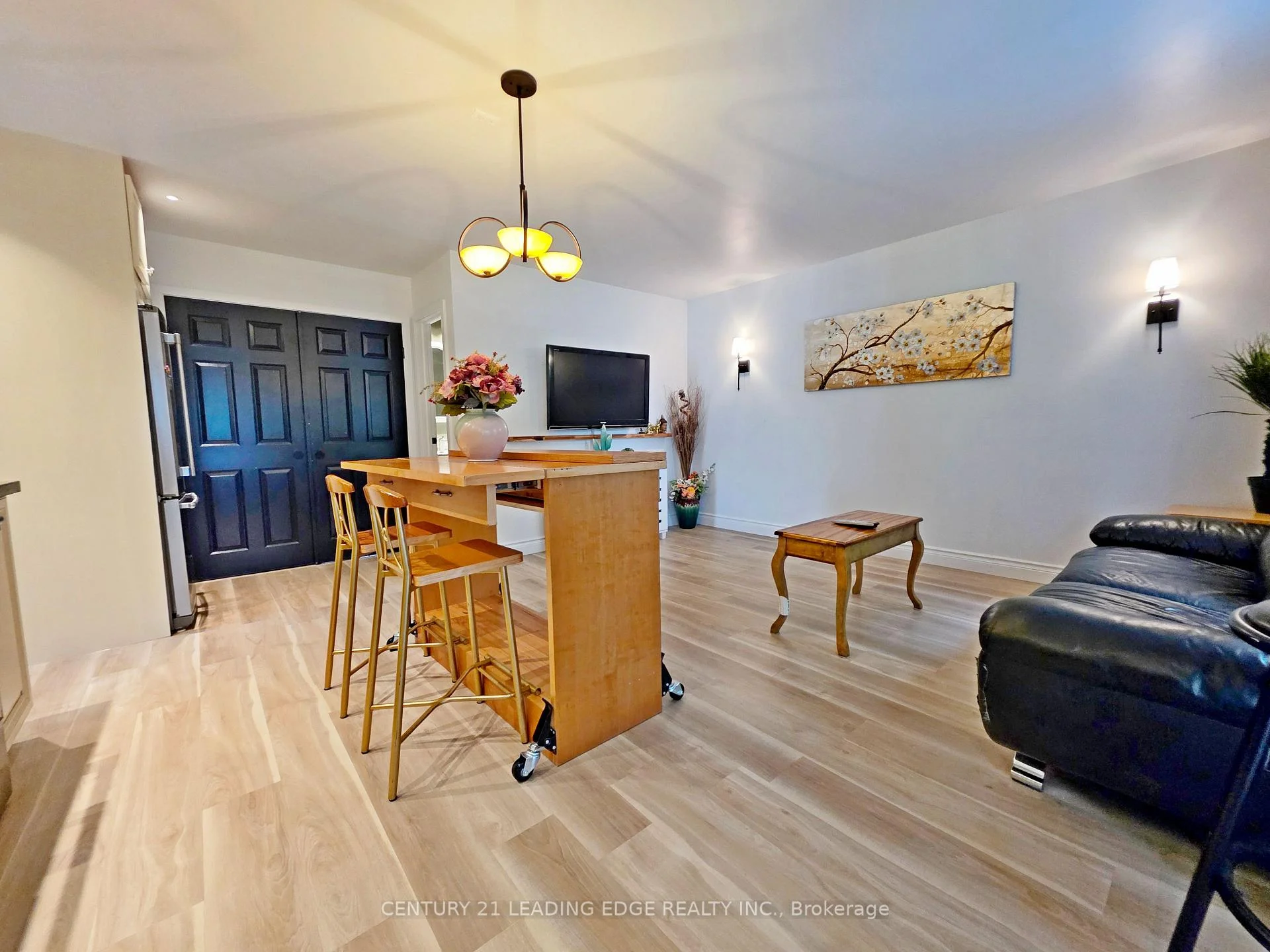 Photo 14 of Unit B, 260 Metro Road, Georgina, Historic Lakeshore Communities — HOMEH