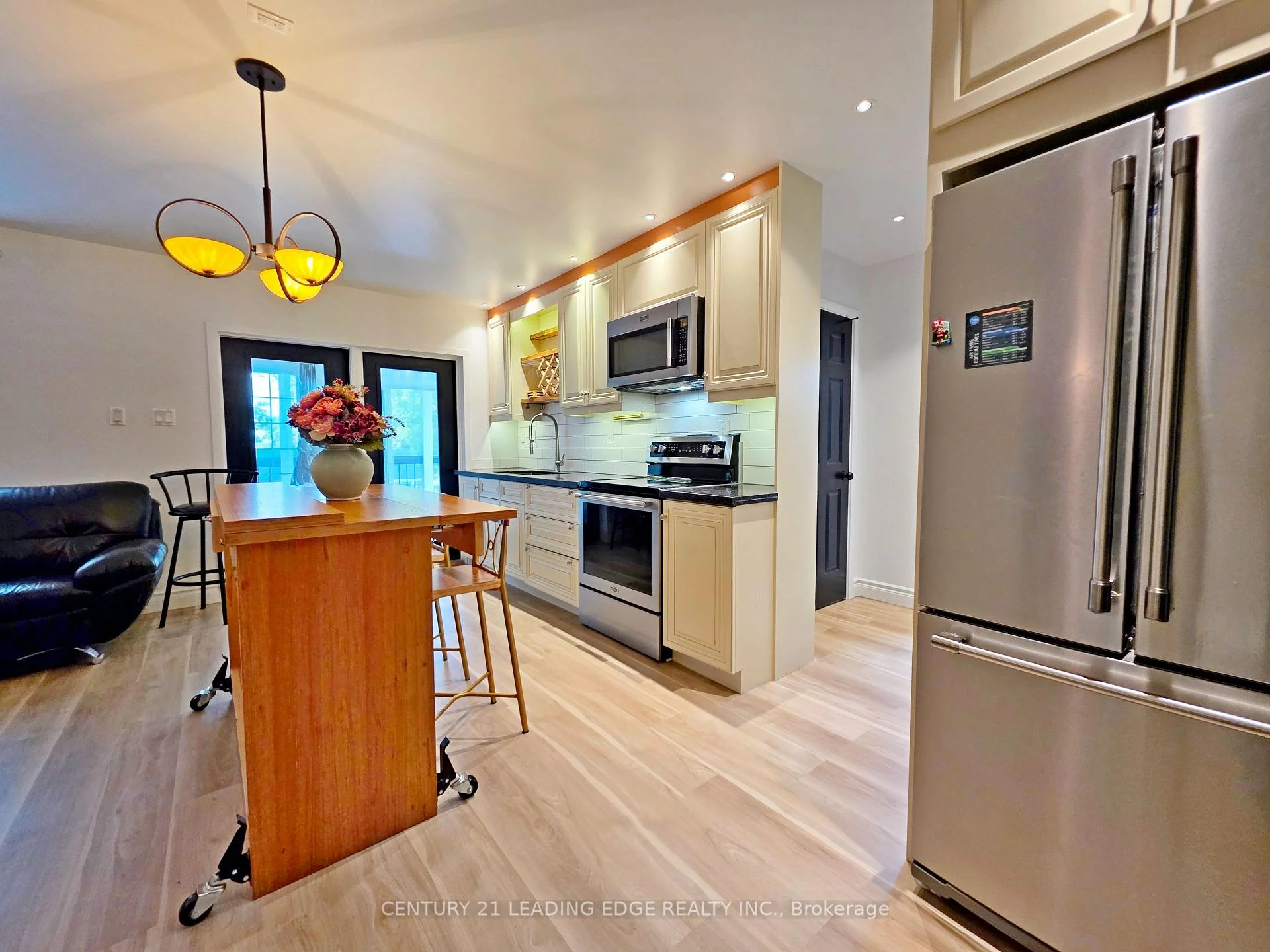 Photo 26 of Unit B, 260 Metro Road, Georgina, Historic Lakeshore Communities — HOMEH