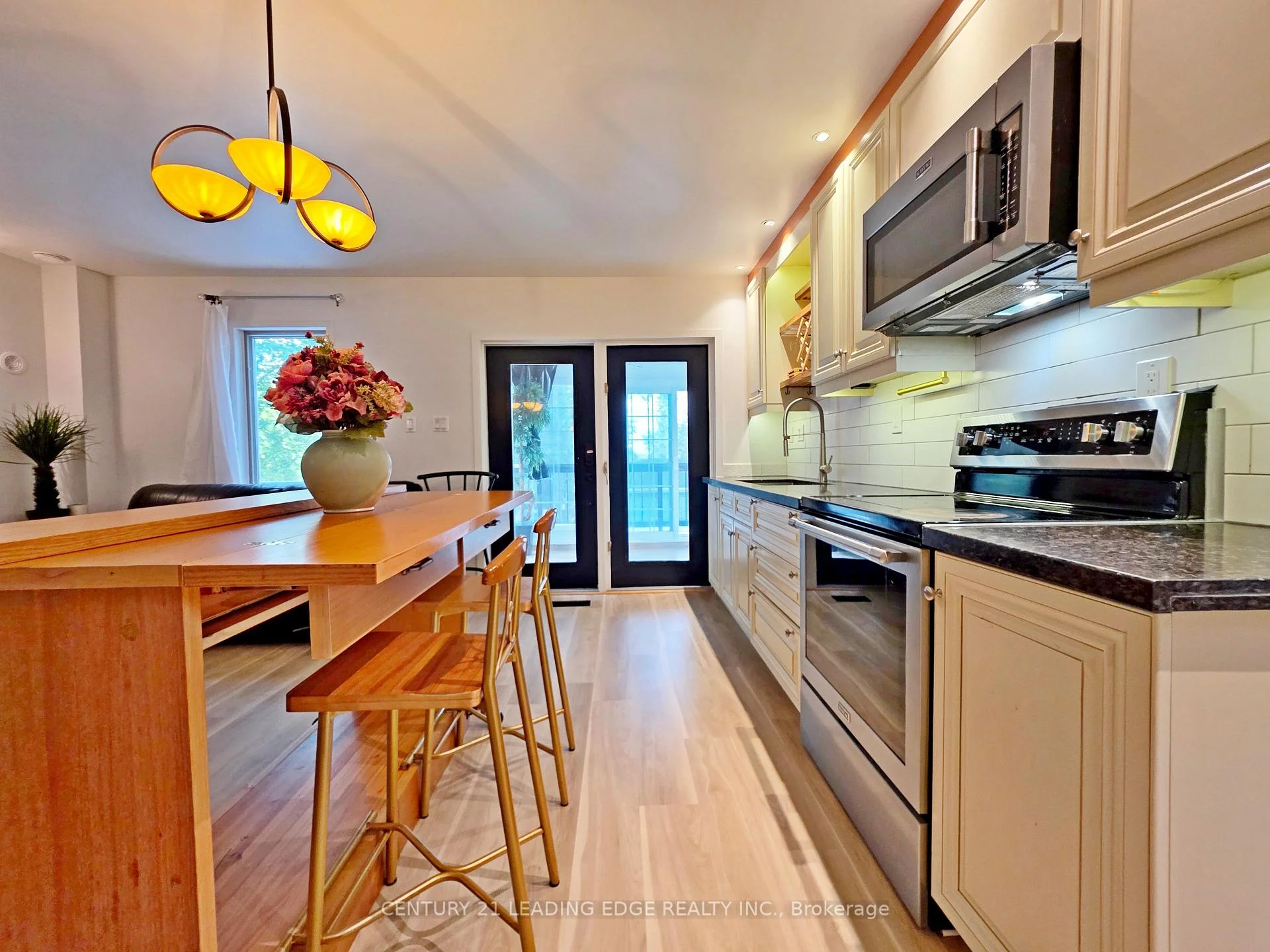 Photo 29 of Unit B, 260 Metro Road, Georgina, Historic Lakeshore Communities — HOMEH