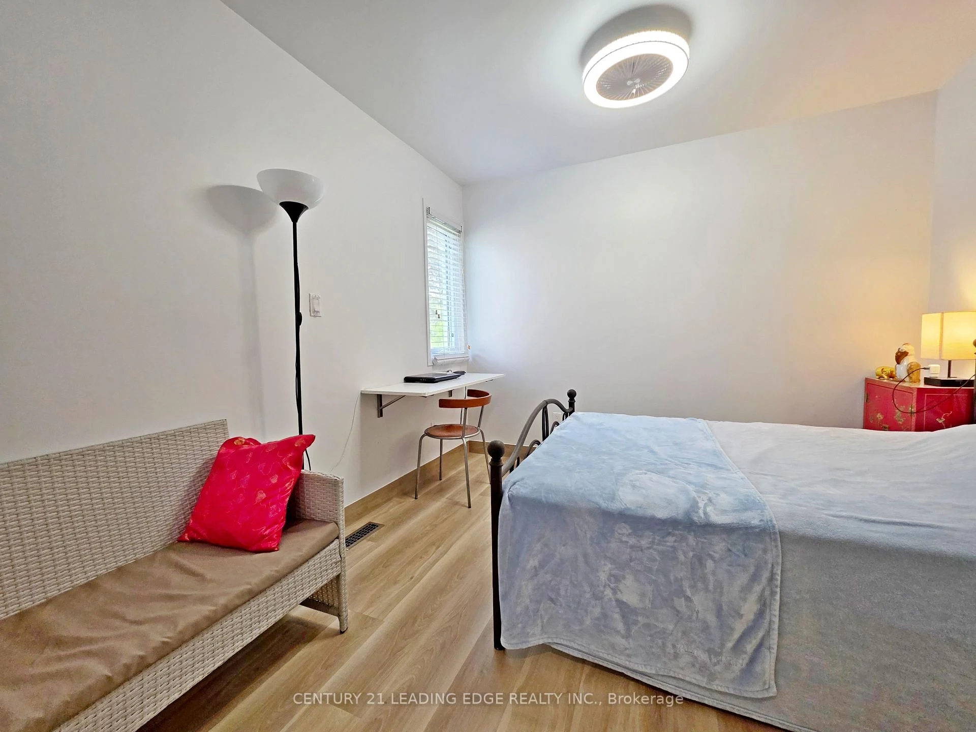 Photo 38 of Unit B, 260 Metro Road, Georgina, Historic Lakeshore Communities — HOMEH