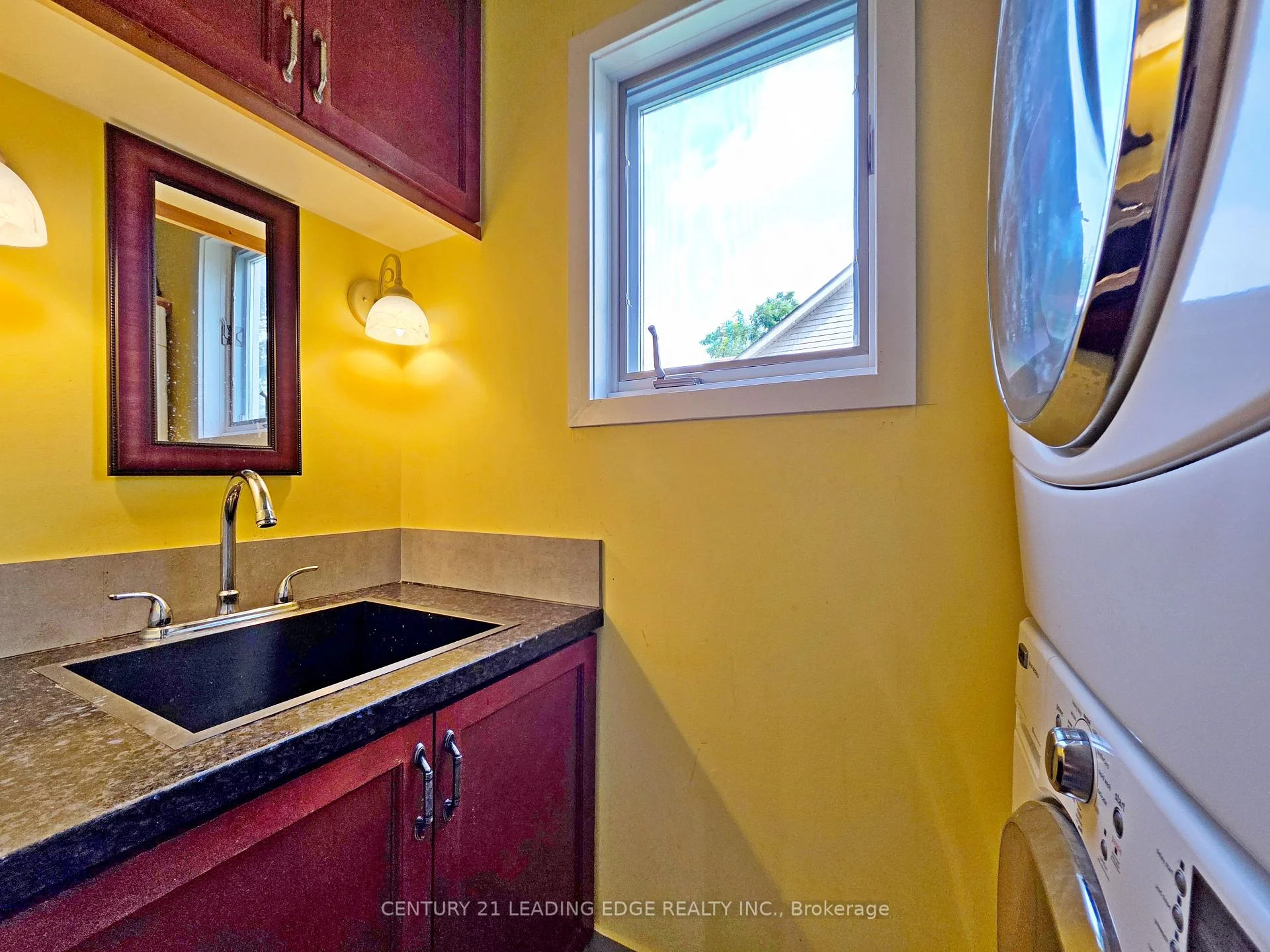 Photo 44 of Unit B, 260 Metro Road, Georgina, Historic Lakeshore Communities — HOMEH