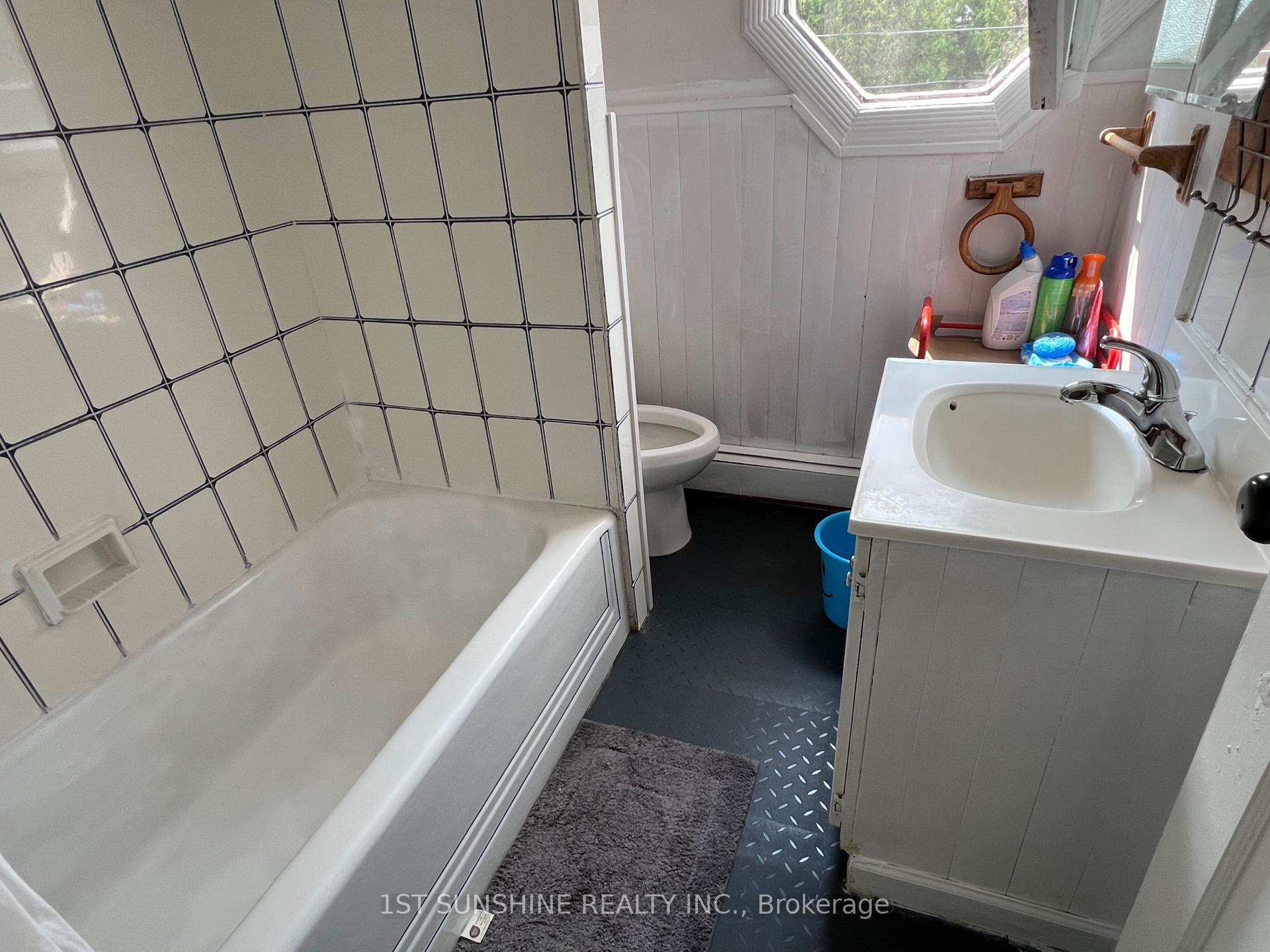 Photo 9 of Unit Rm 102 & 202, 128 Arkell Street, Hamilton, Westdale — HOMEH