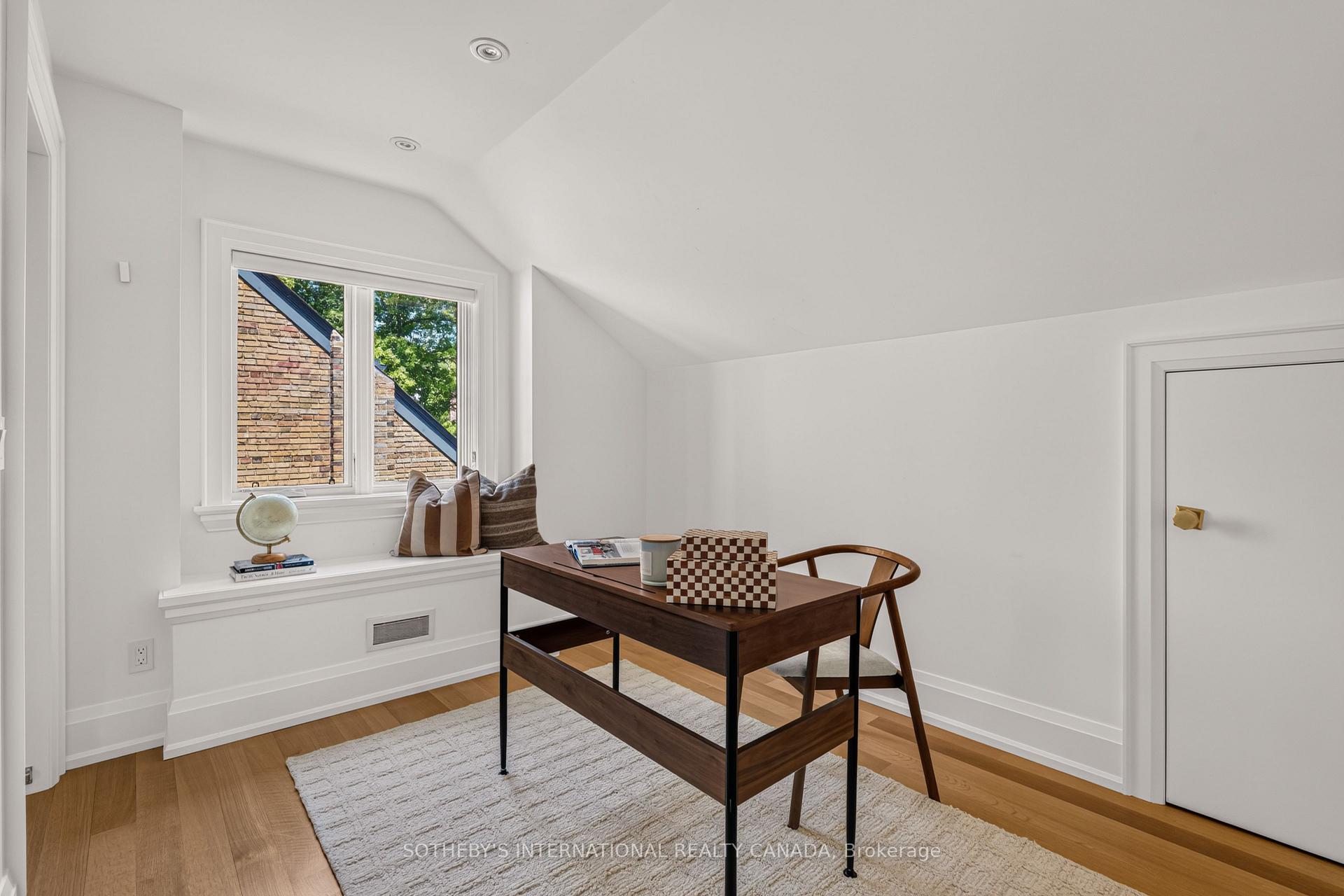 Photo 22 of 60 St Andrews Gardens, Toronto, Rosedale-Moore Park — HOMEH
