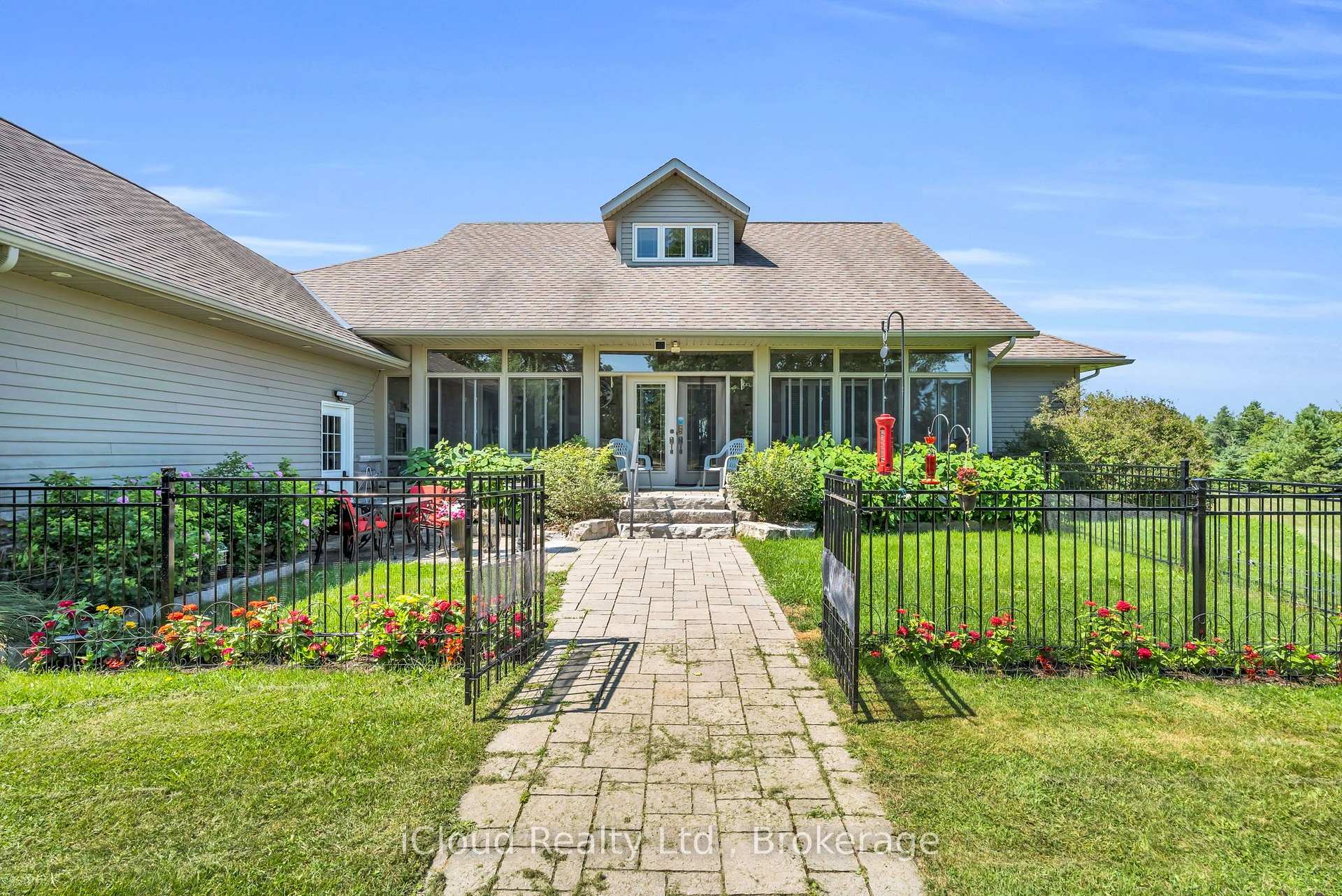Photo 2 of 514164 2nd Line, Amaranth, Rural Amaranth — HOMEH