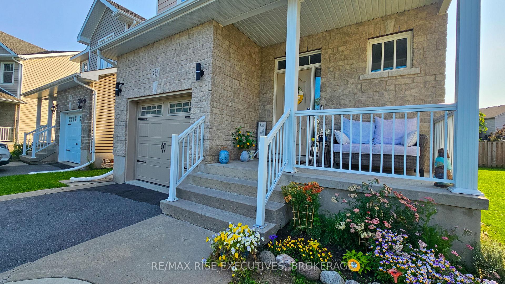 Photo 2 of 724 Margaret Way, Kingston, Kingston East (Incl Barret Crt) — HOMEH