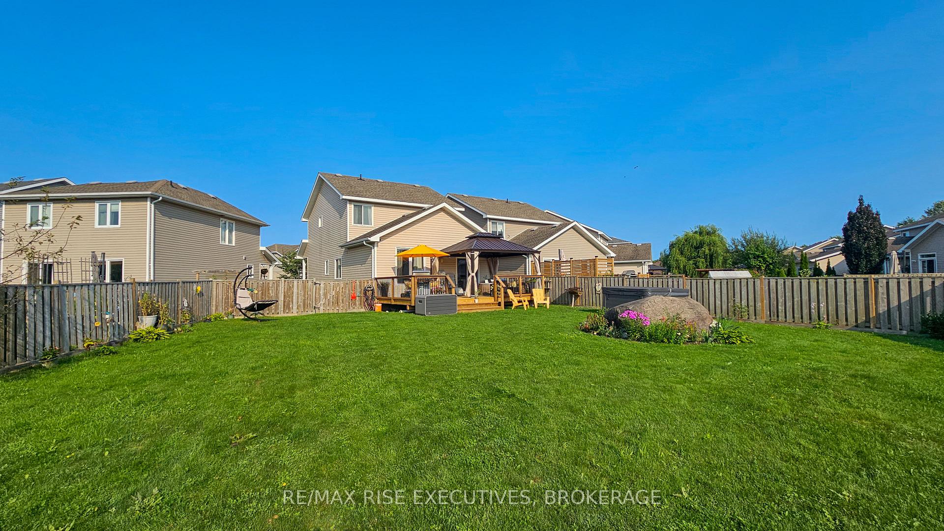 Photo 3 of 724 Margaret Way, Kingston, Kingston East (Incl Barret Crt) — HOMEH