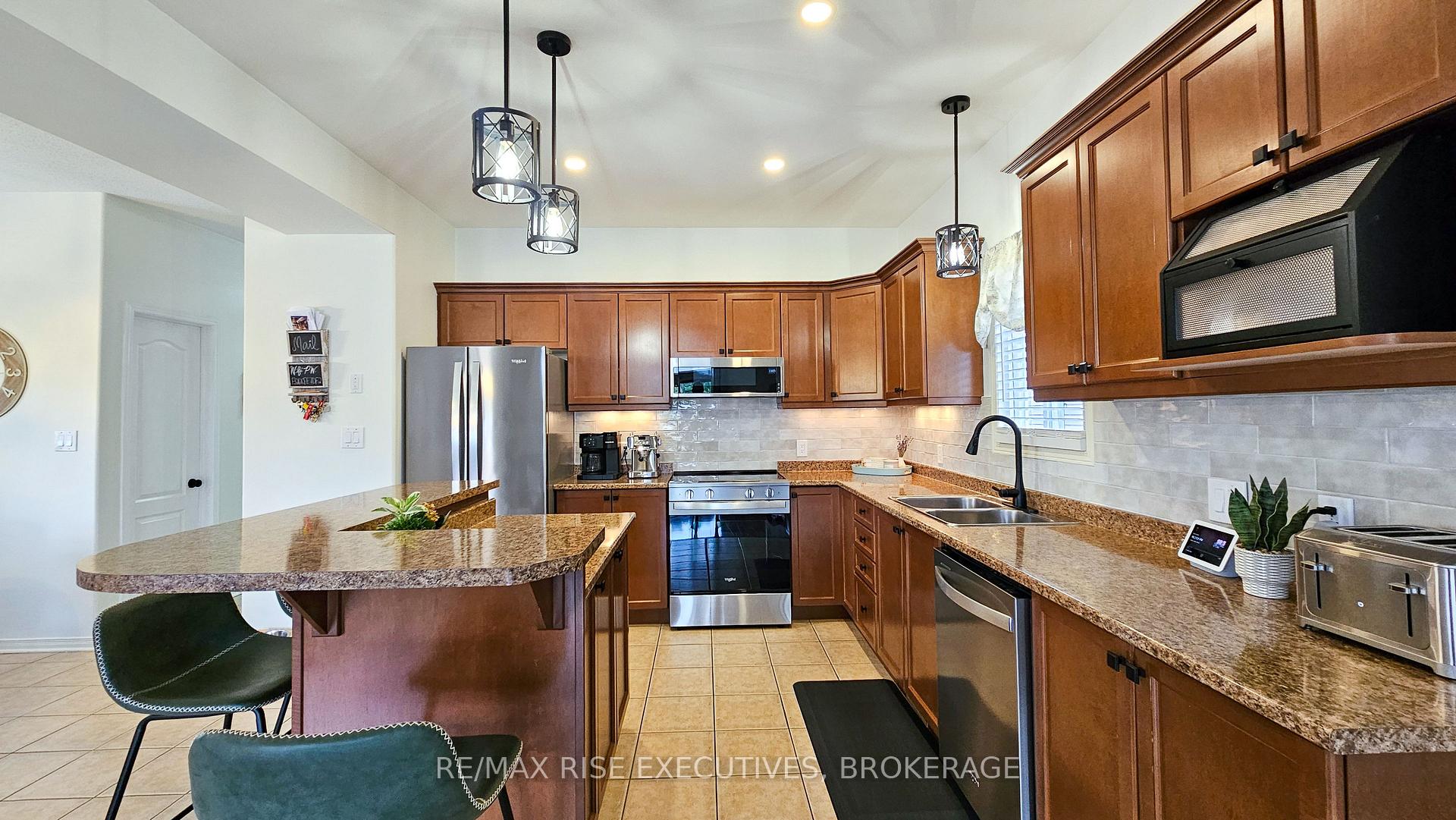 Photo 17 of 724 Margaret Way, Kingston, Kingston East (Incl Barret Crt) — HOMEH