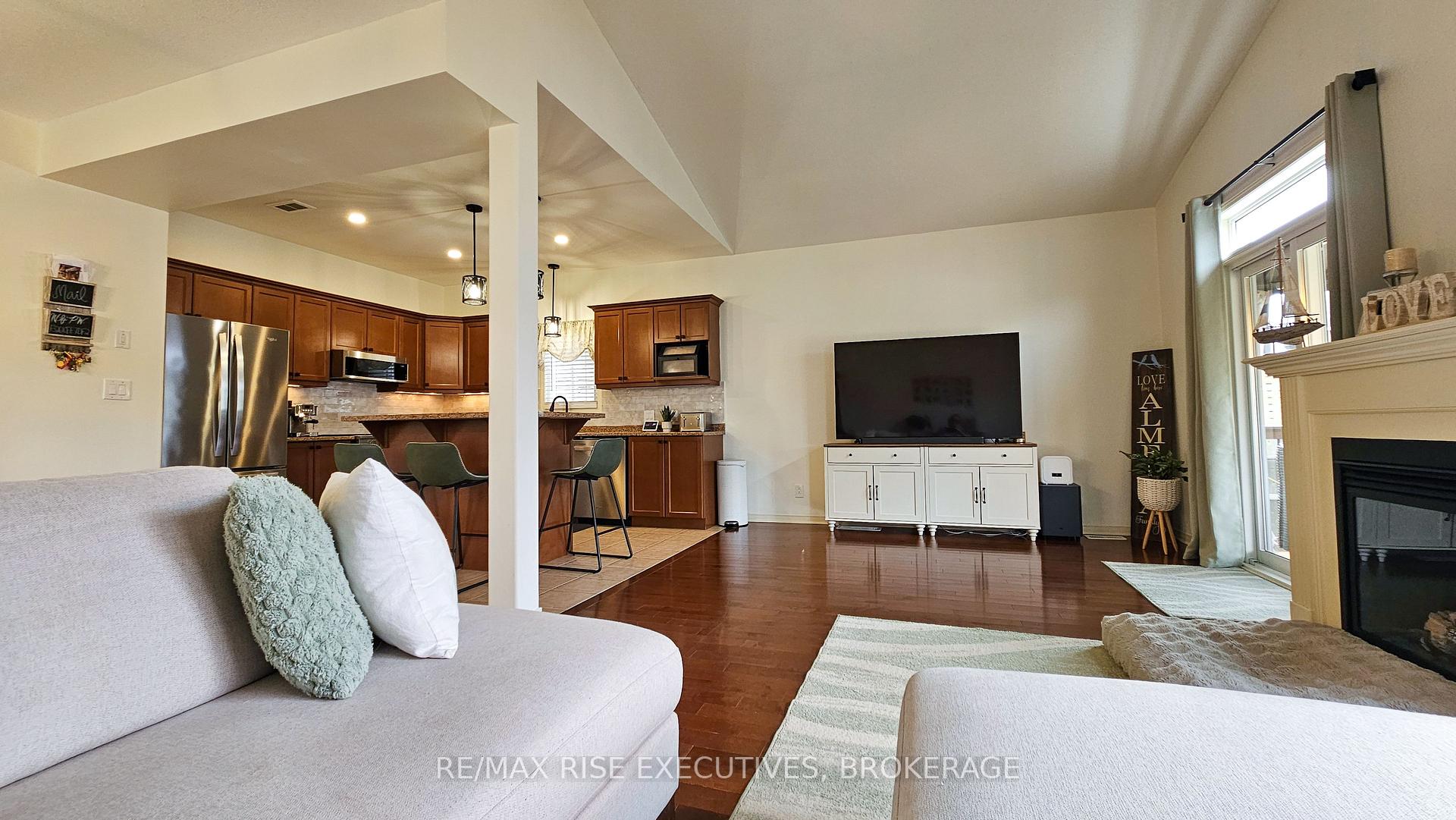 Photo 25 of 724 Margaret Way, Kingston, Kingston East (Incl Barret Crt) — HOMEH