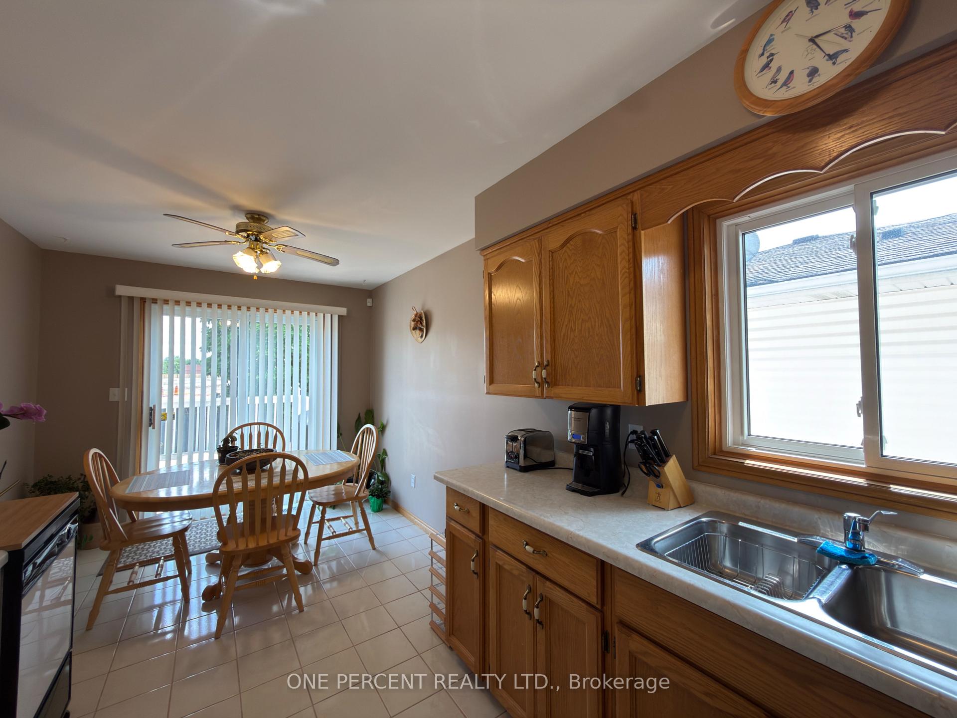 Photo 2 of 7476 Monastery Drive, Niagara Falls, Mt. Carmel — HOMEH