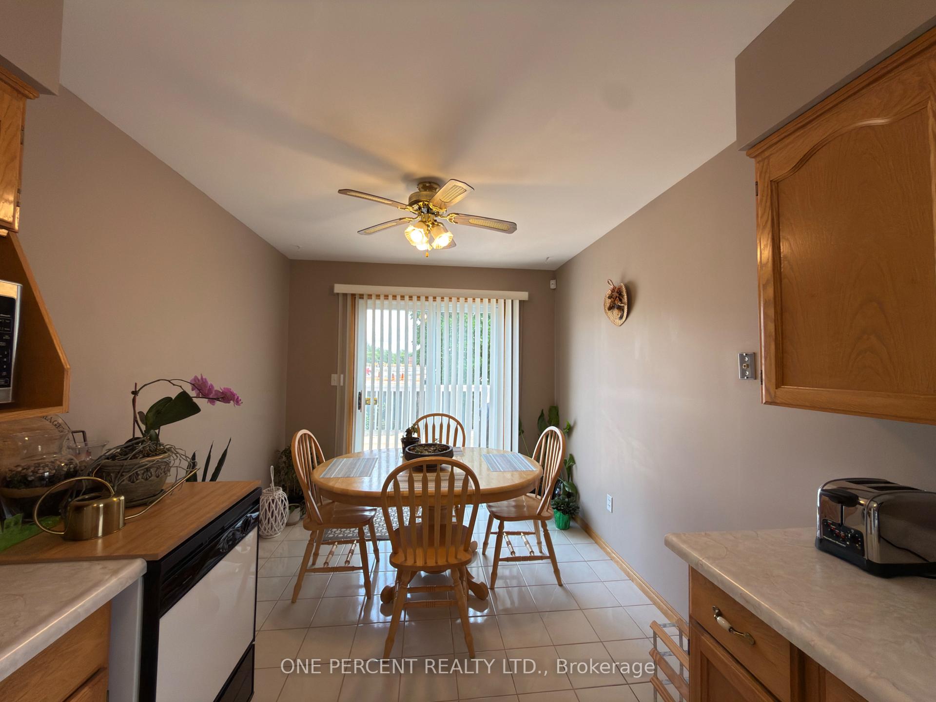 Photo 4 of 7476 Monastery Drive, Niagara Falls, Mt. Carmel — HOMEH