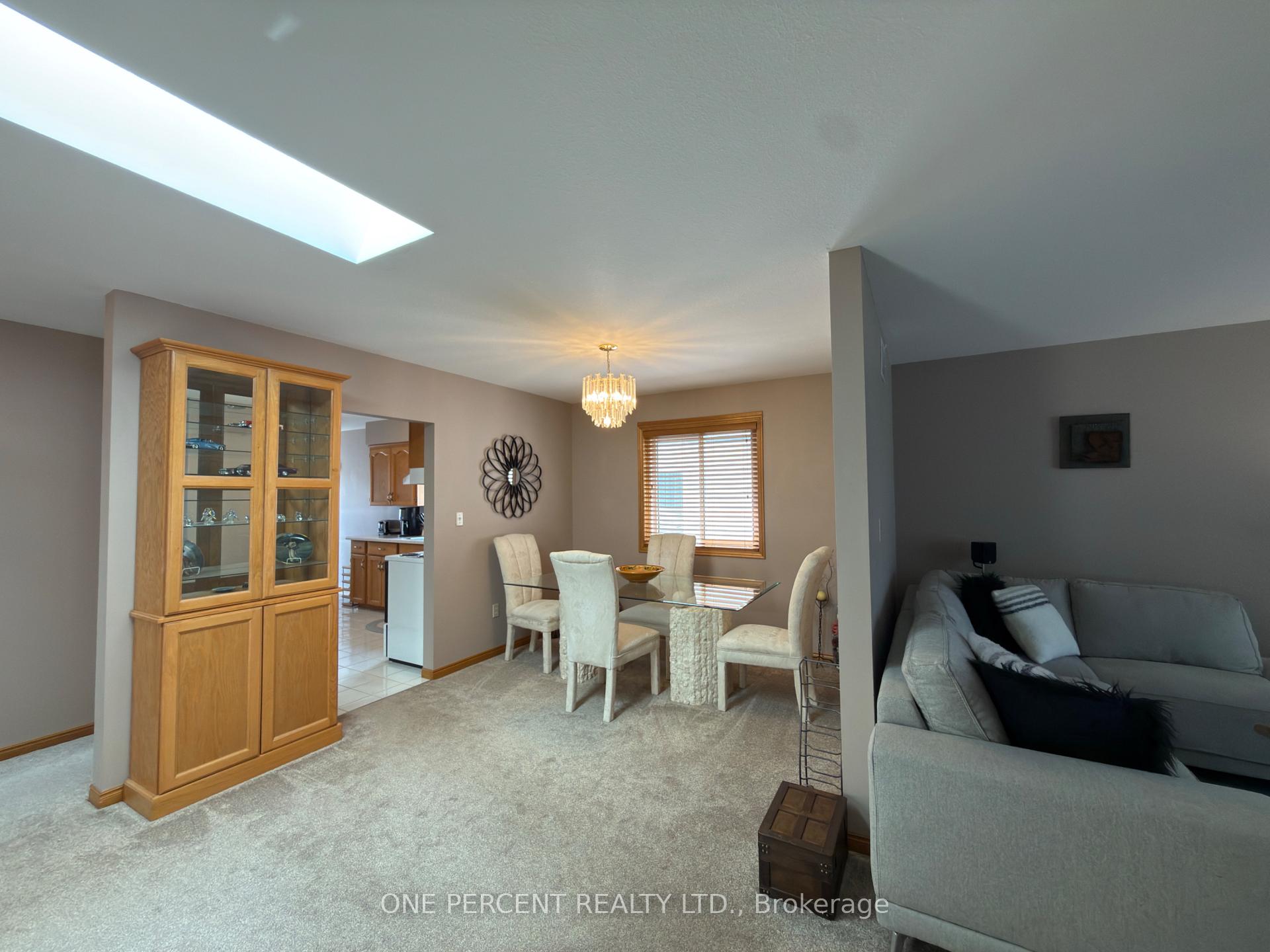Photo 7 of 7476 Monastery Drive, Niagara Falls, Mt. Carmel — HOMEH
