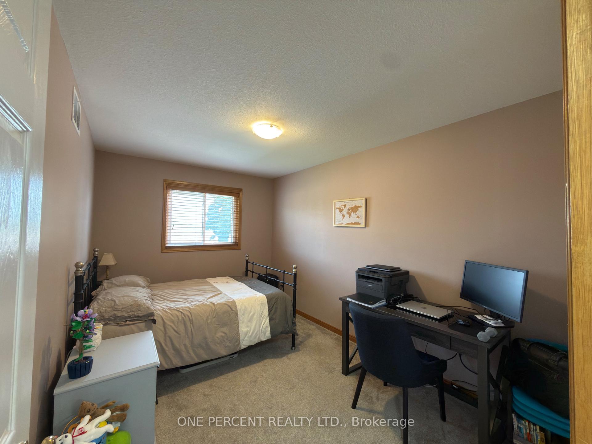 Photo 8 of 7476 Monastery Drive, Niagara Falls, Mt. Carmel — HOMEH