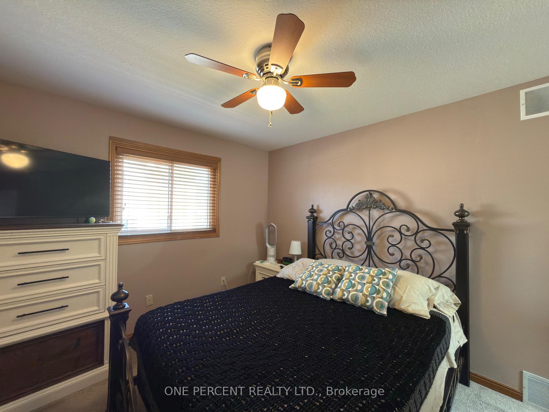 Photo 11 of 7476 Monastery Drive, Niagara Falls, Mt. Carmel — HOMEH