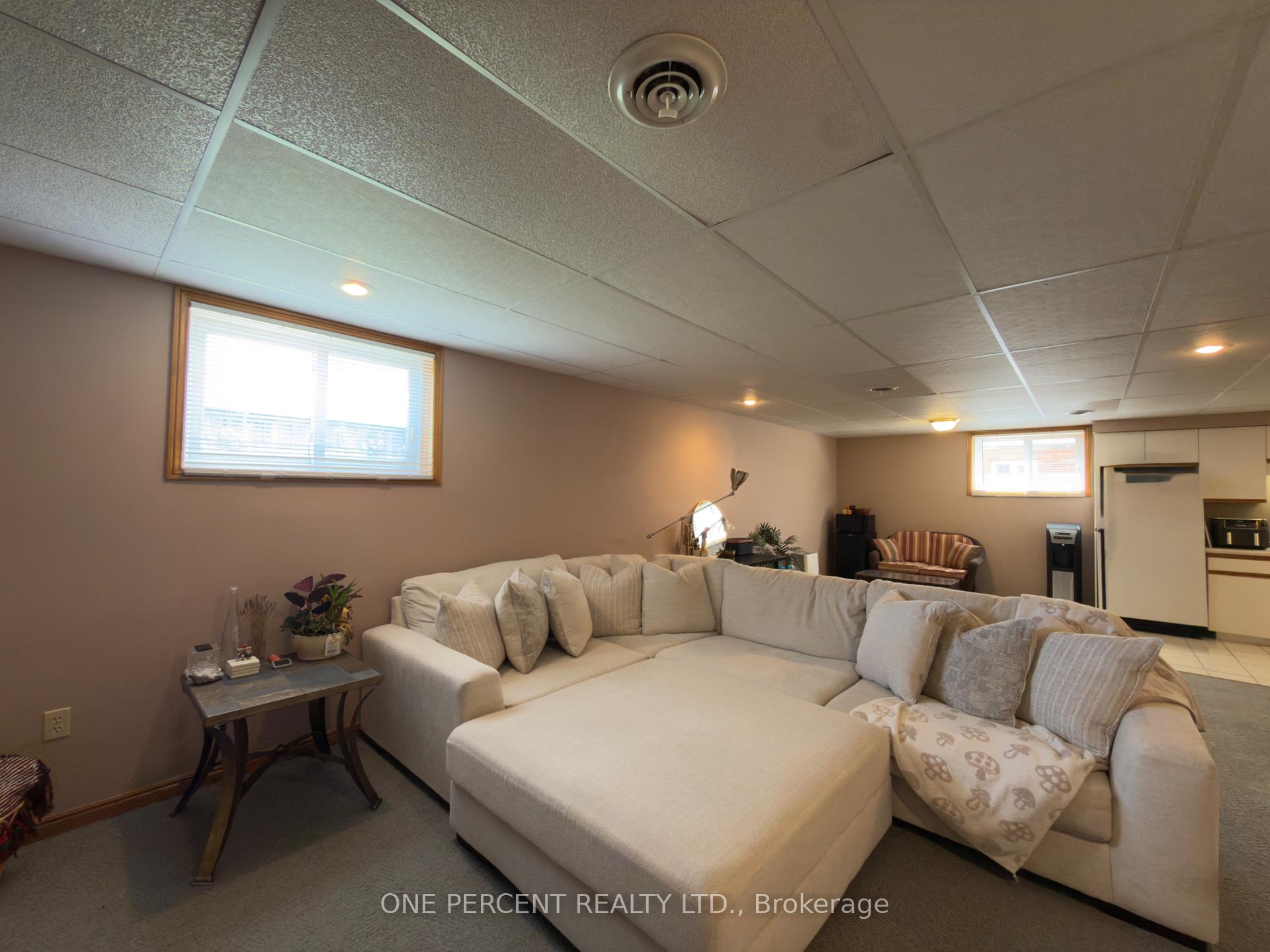 Photo 15 of 7476 Monastery Drive, Niagara Falls, Mt. Carmel — HOMEH