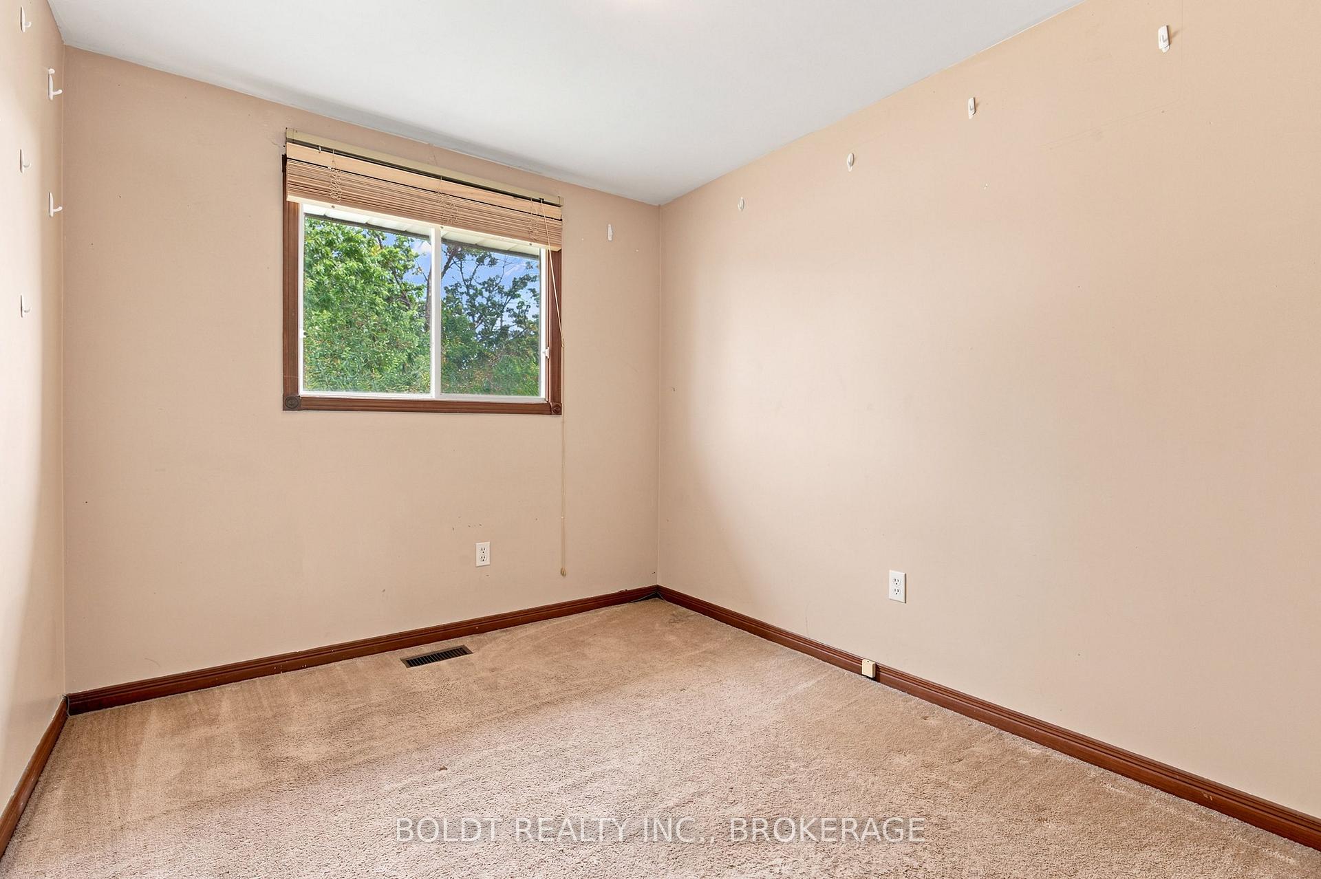 Photo 18 of 44 Culligan Crescent, Thorold, Confederation Heights — HOMEH