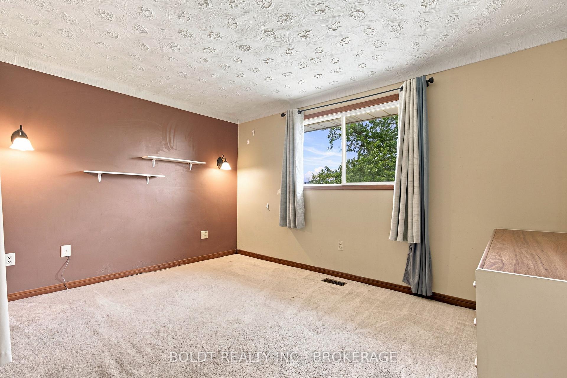 Photo 21 of 44 Culligan Crescent, Thorold, Confederation Heights — HOMEH