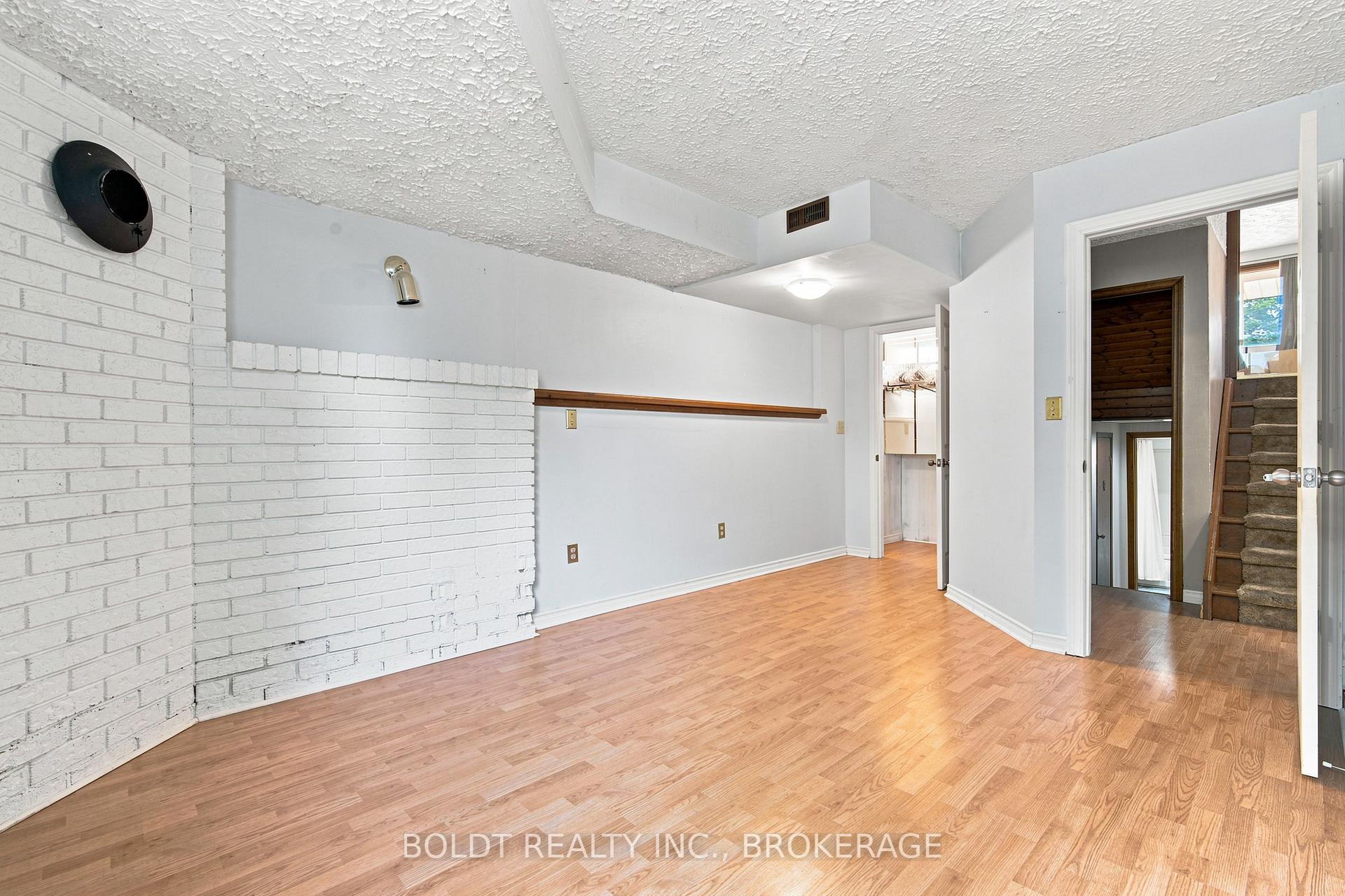 Photo 32 of 44 Culligan Crescent, Thorold, Confederation Heights — HOMEH