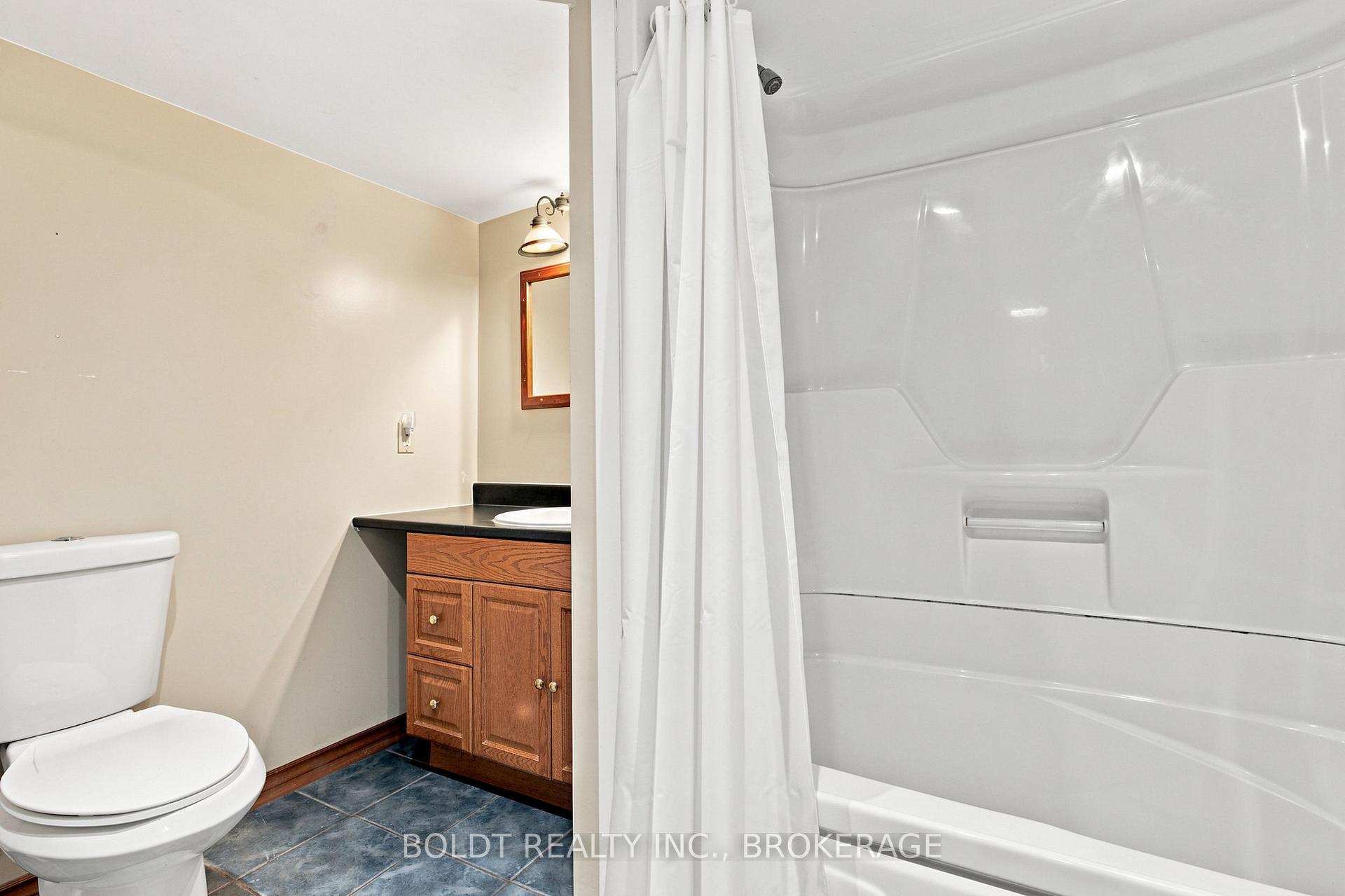 Photo 40 of 44 Culligan Crescent, Thorold, Confederation Heights — HOMEH