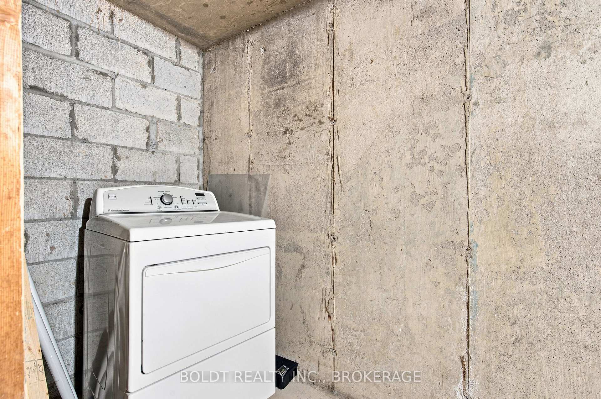 Photo 41 of 44 Culligan Crescent, Thorold, Confederation Heights — HOMEH