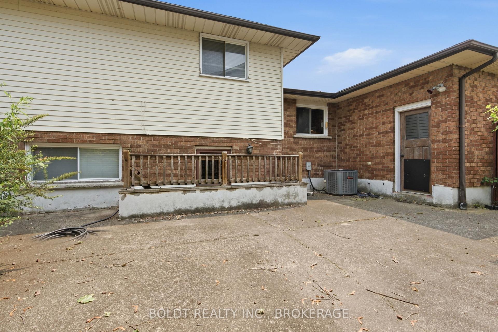 Photo 45 of 44 Culligan Crescent, Thorold, Confederation Heights — HOMEH