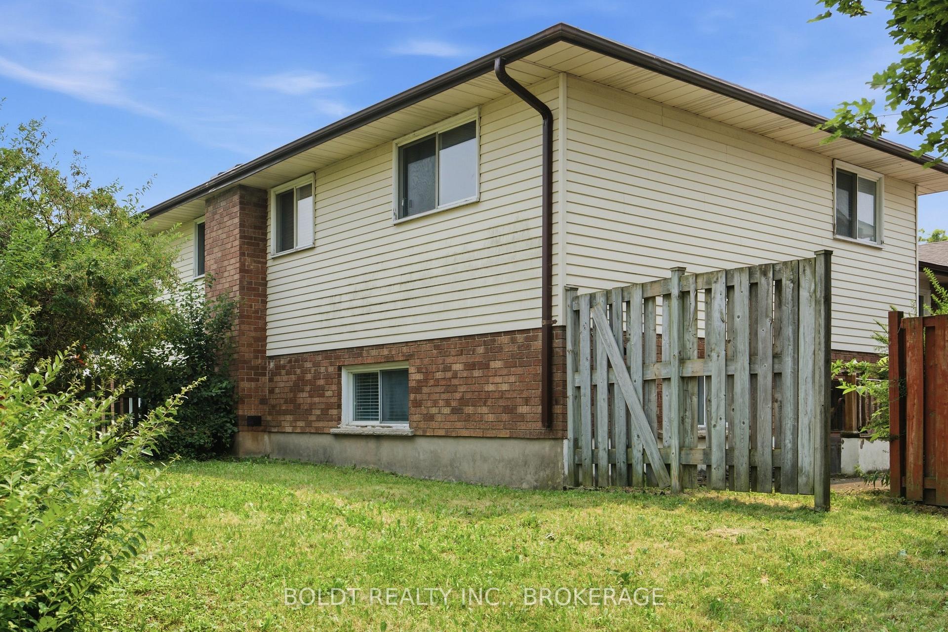 Photo 47 of 44 Culligan Crescent, Thorold, Confederation Heights — HOMEH