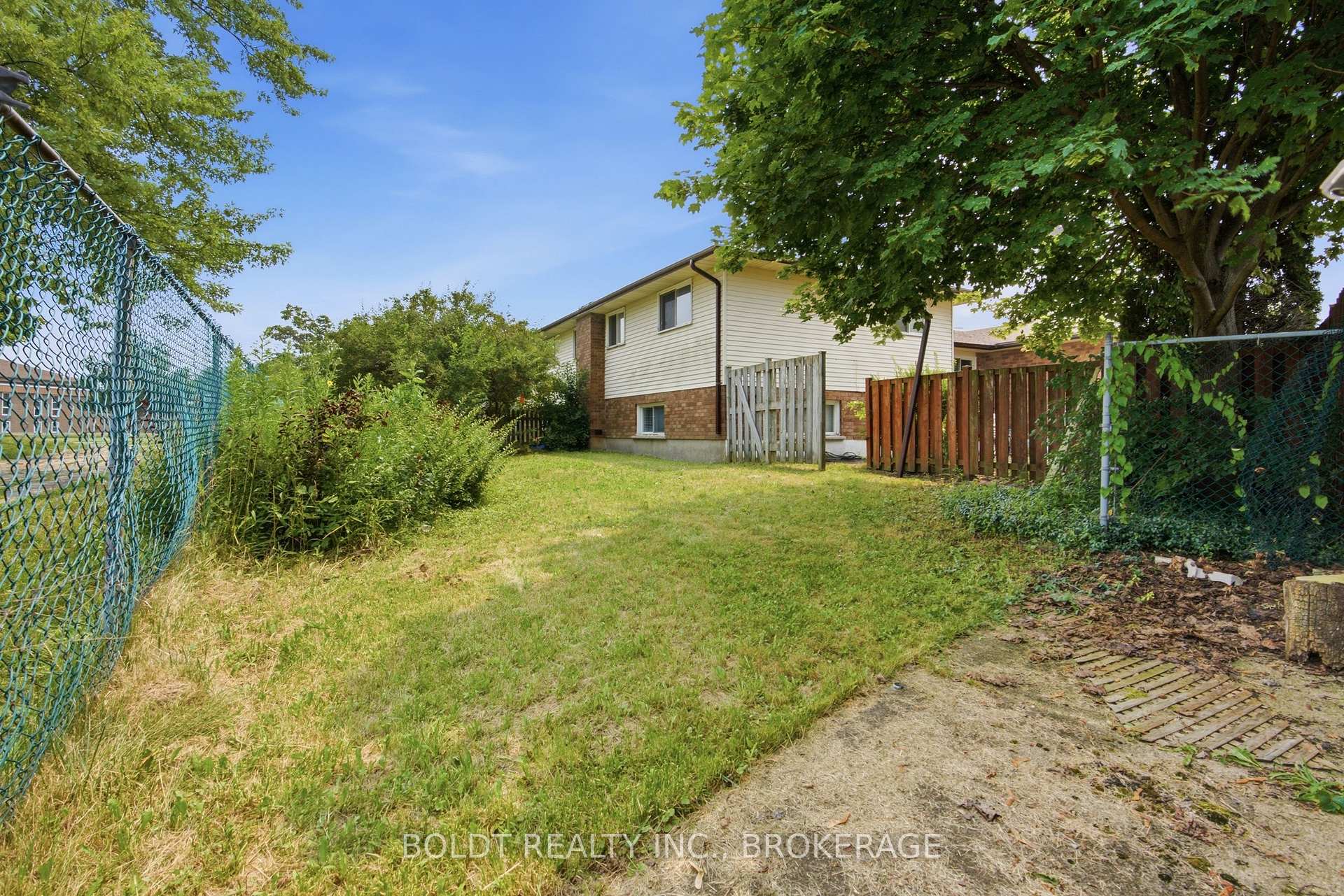 Photo 49 of 44 Culligan Crescent, Thorold, Confederation Heights — HOMEH