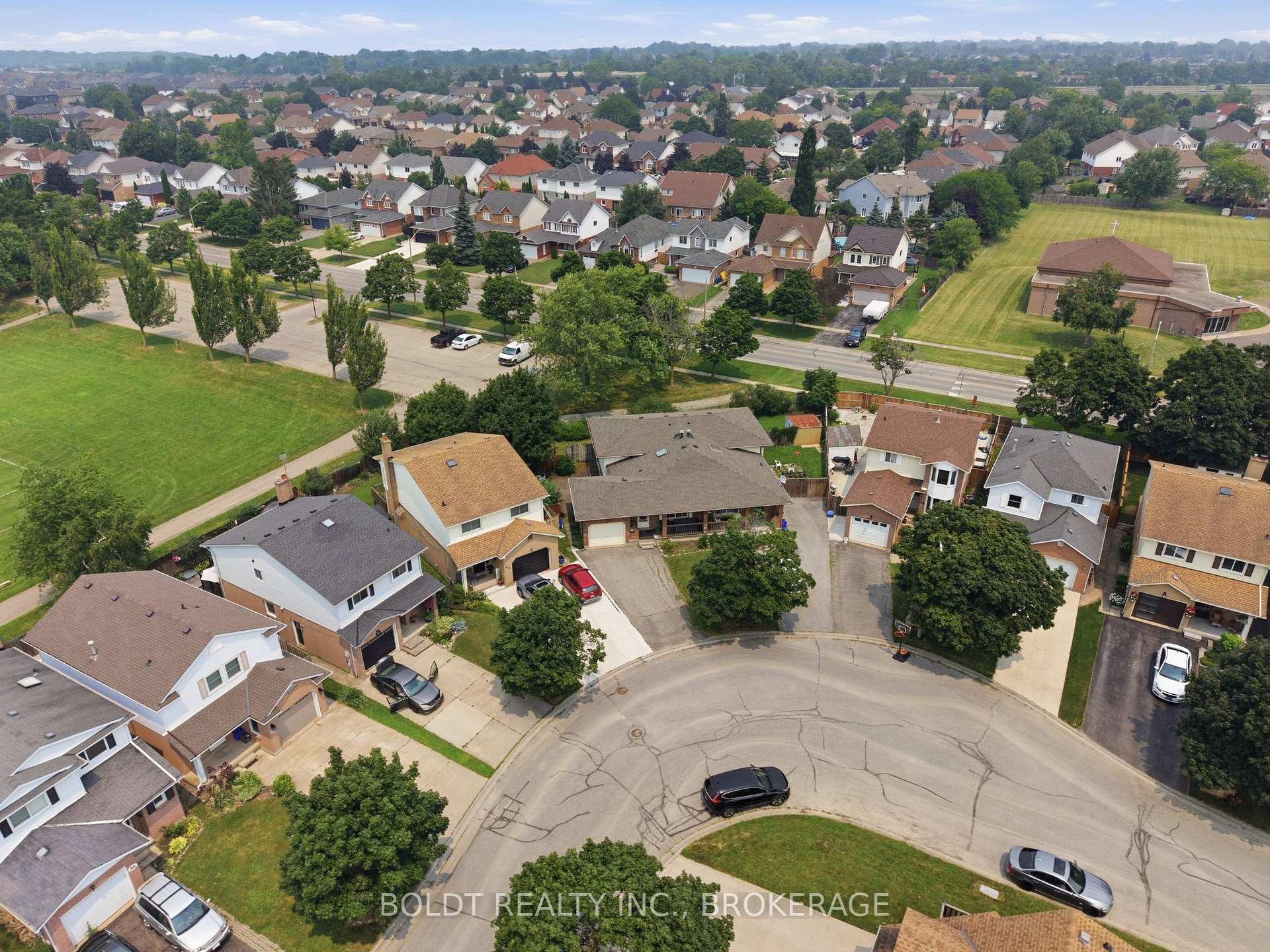 Photo 53 of 44 Culligan Crescent, Thorold, Confederation Heights — HOMEH