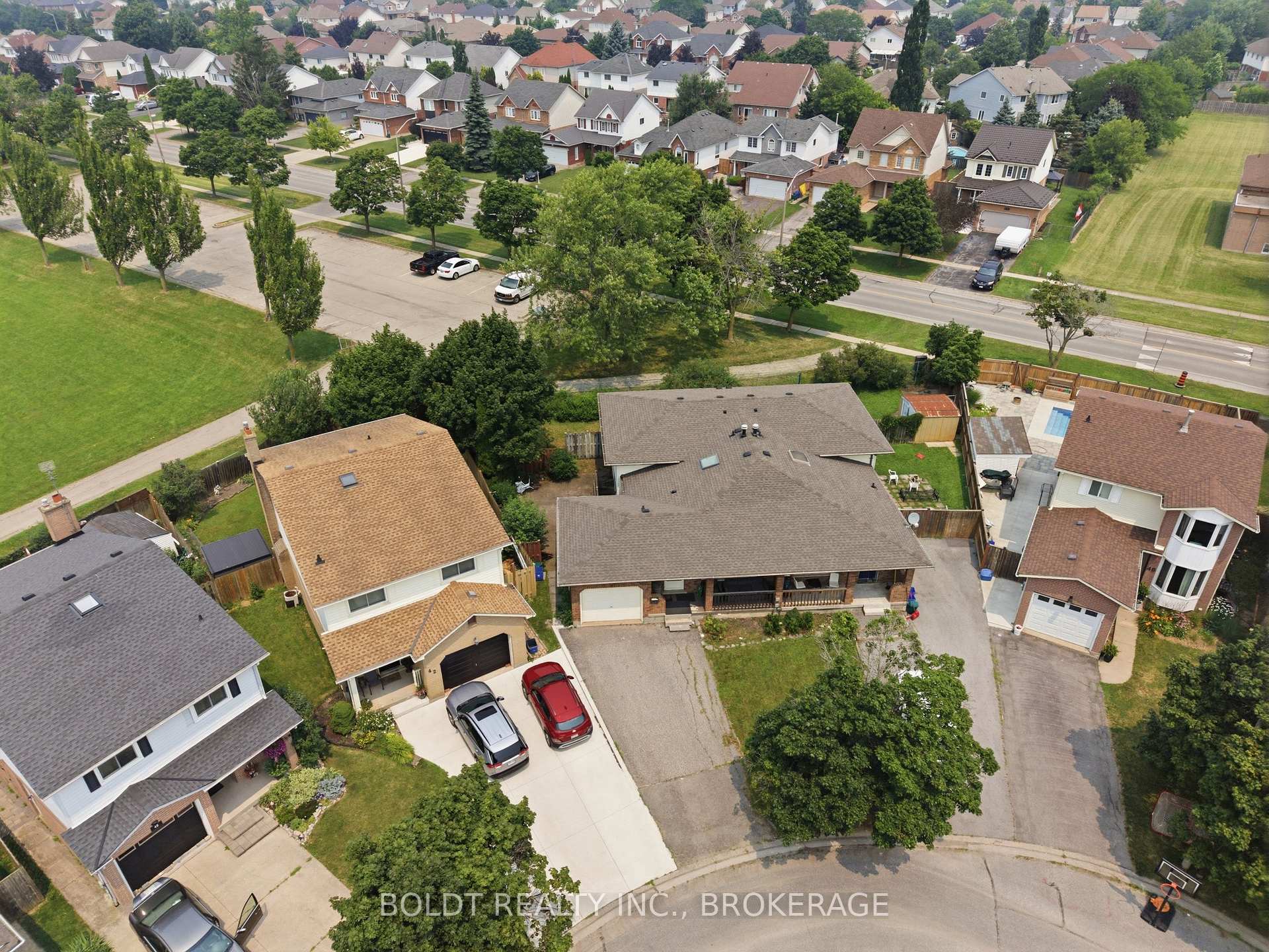 Photo 54 of 44 Culligan Crescent, Thorold, Confederation Heights — HOMEH
