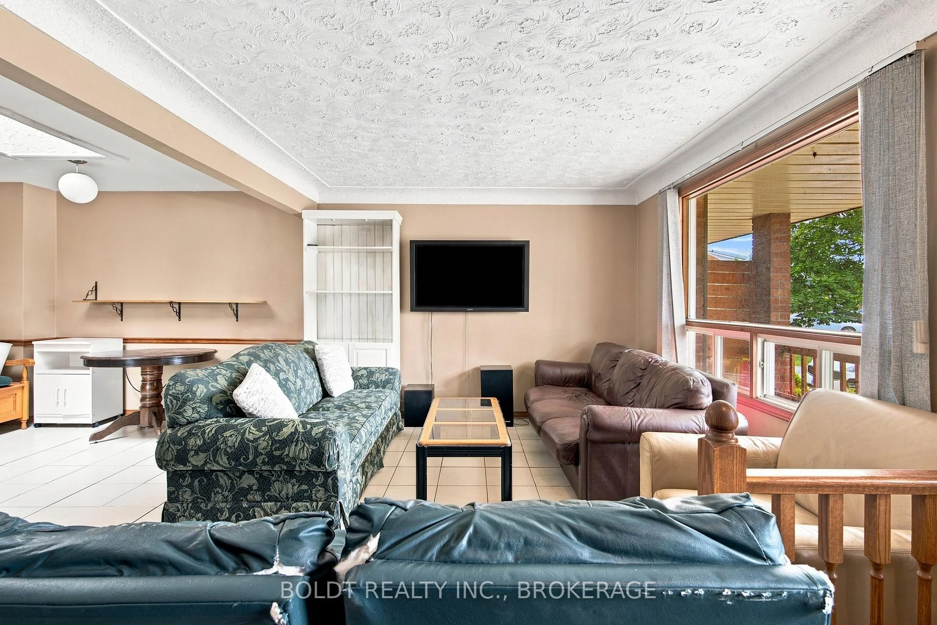 Photo 6 of 44 Culligan Crescent, Thorold, Confederation Heights — HOMEH