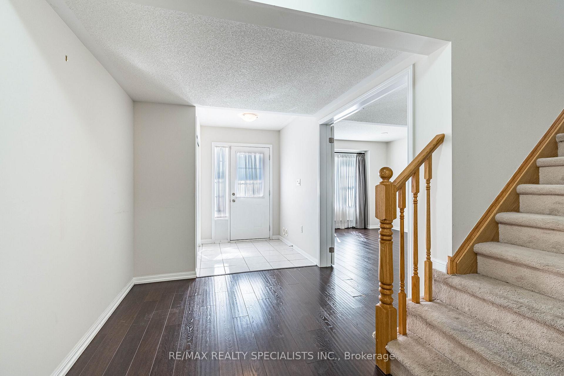 Photo 7 of 6 Agricola Road, Brampton, Northwest Brampton — HOMEH