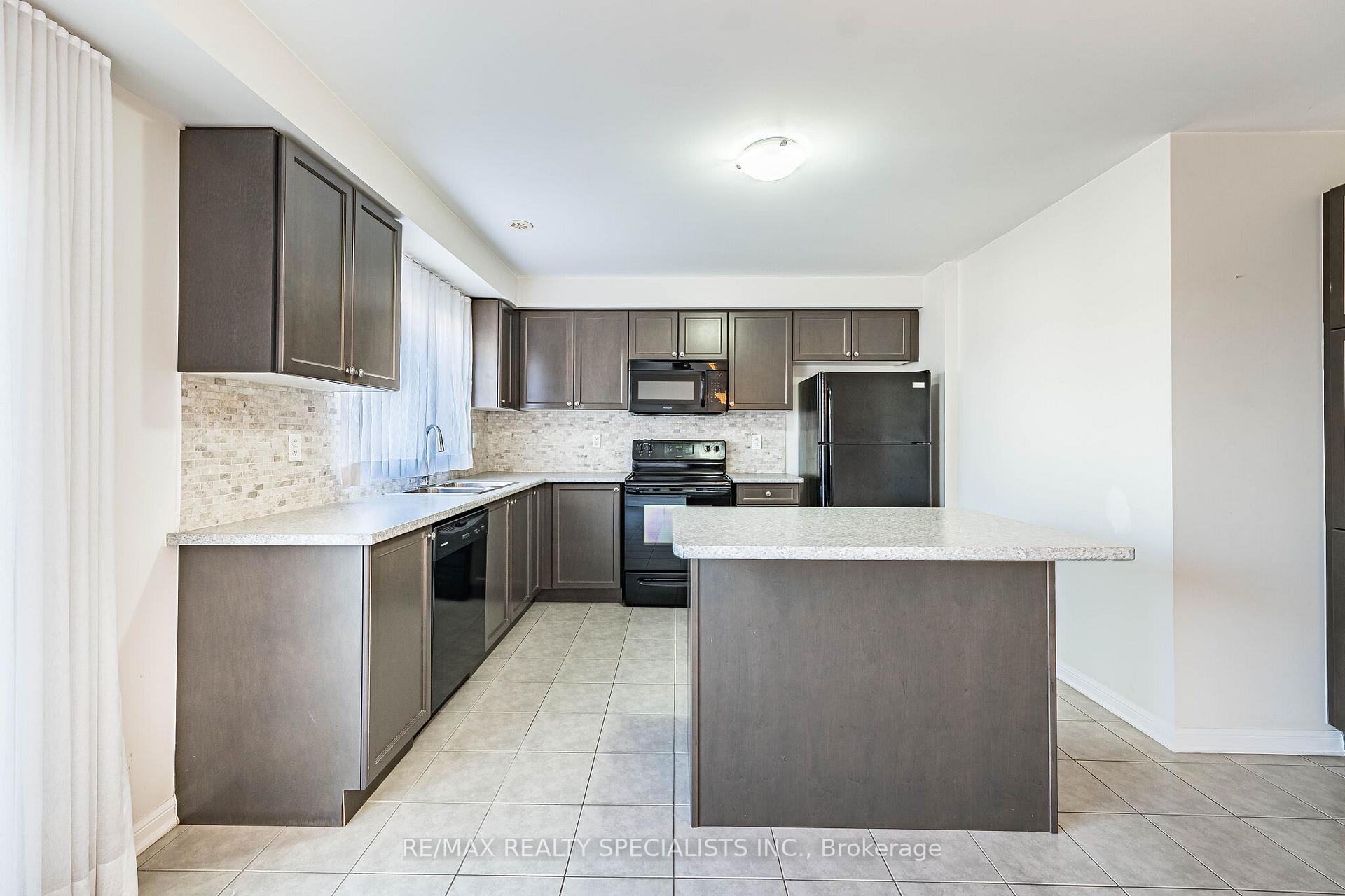 Photo 15 of 6 Agricola Road, Brampton, Northwest Brampton — HOMEH