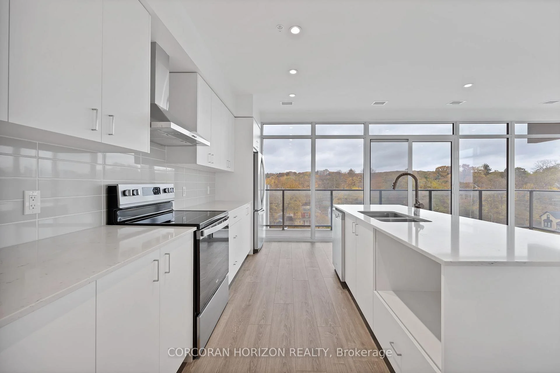 Photo 2 of Unit 901, 50 Grand Avenue S, Cambridge, Downtown Cambridge — HOMEH