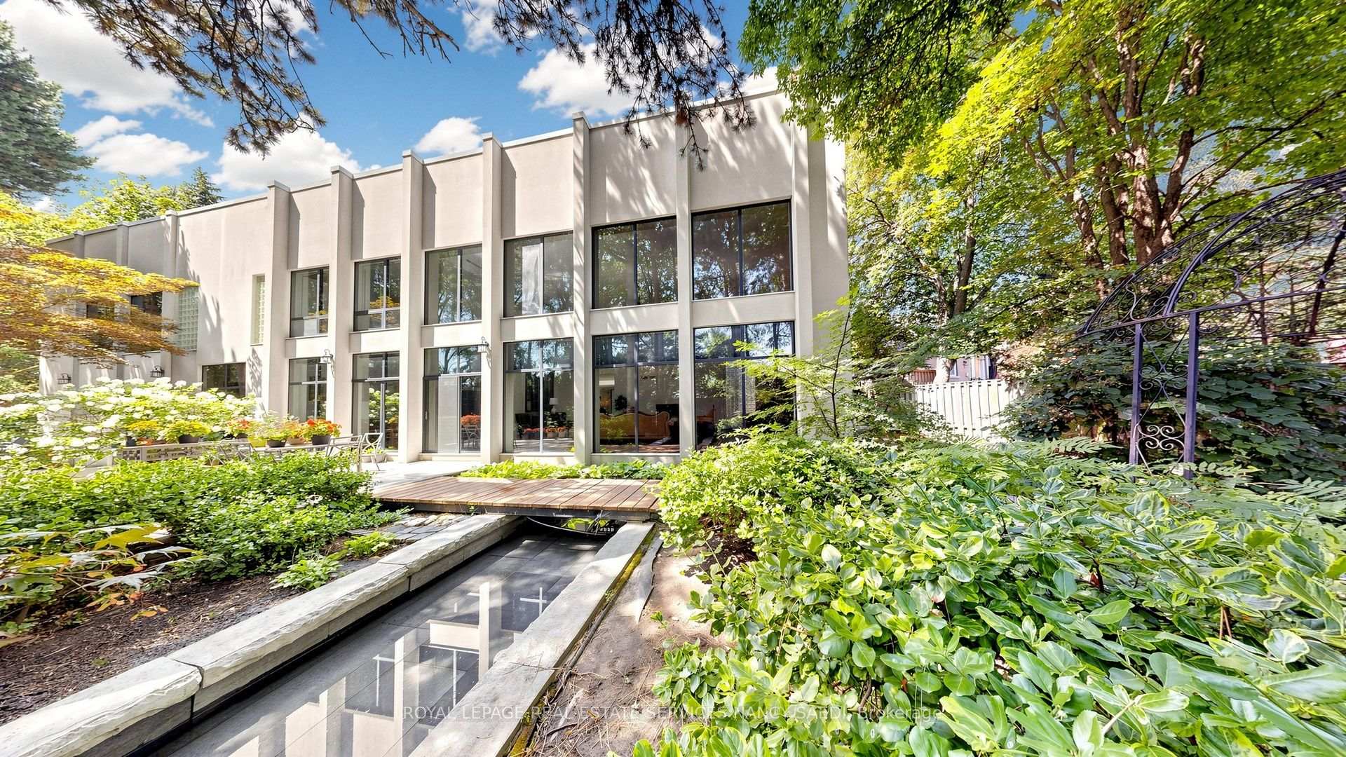 Photo 1 of 5 Abrams Place, North York, St. Andrew-Windfields — HOMEH