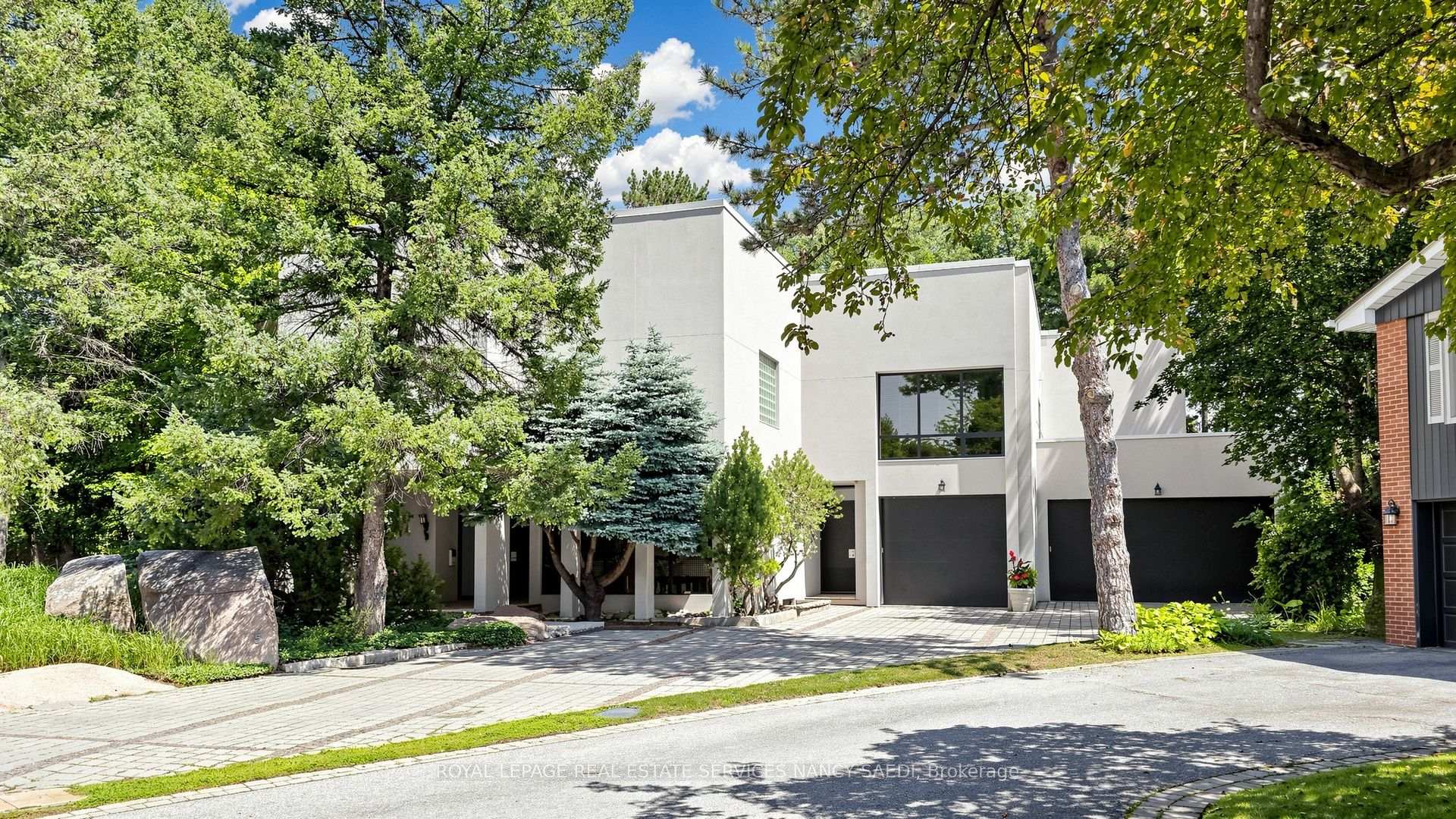 Photo 3 of 5 Abrams Place, North York, St. Andrew-Windfields — HOMEH