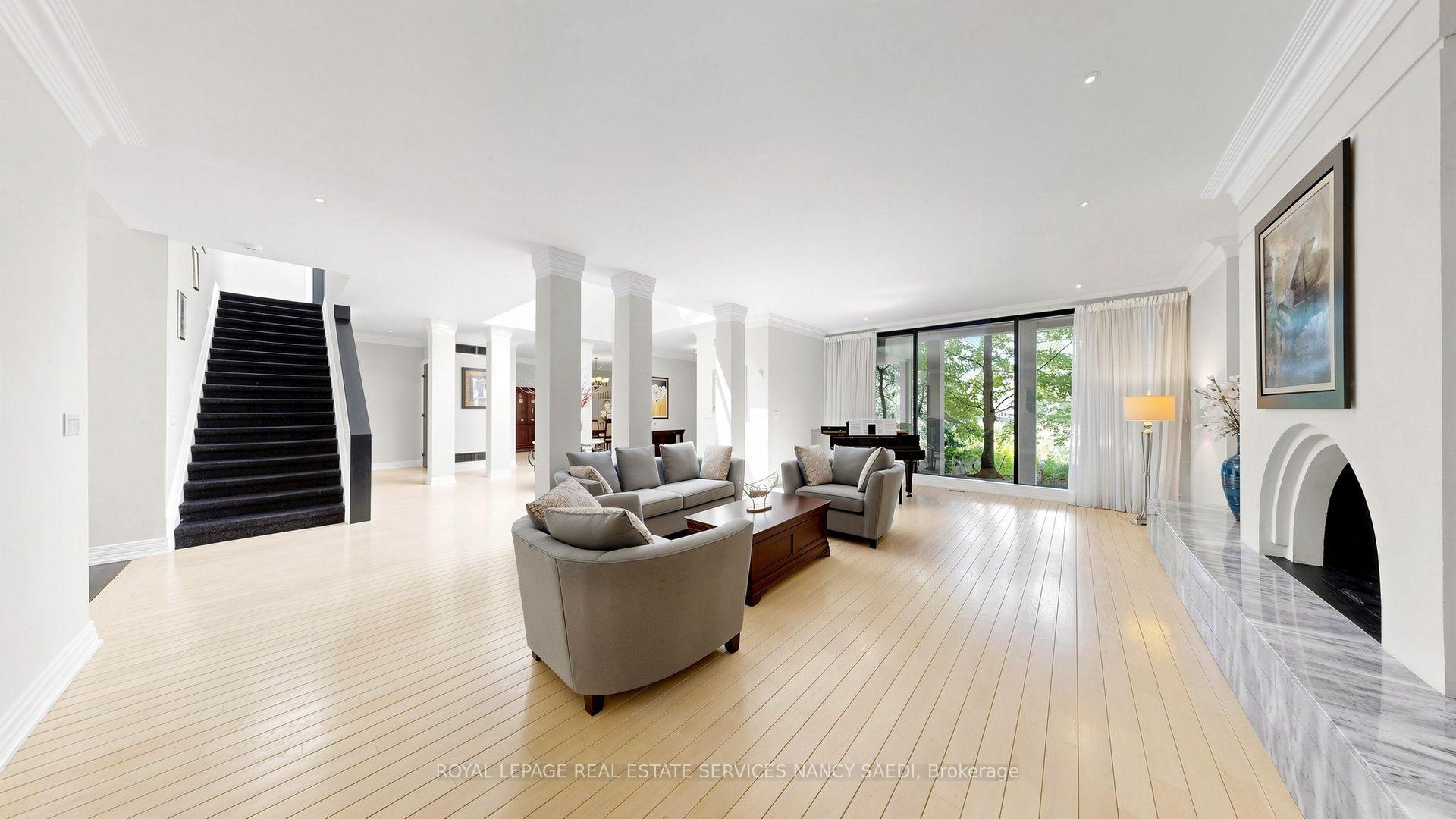 Photo 6 of 5 Abrams Place, North York, St. Andrew-Windfields — HOMEH