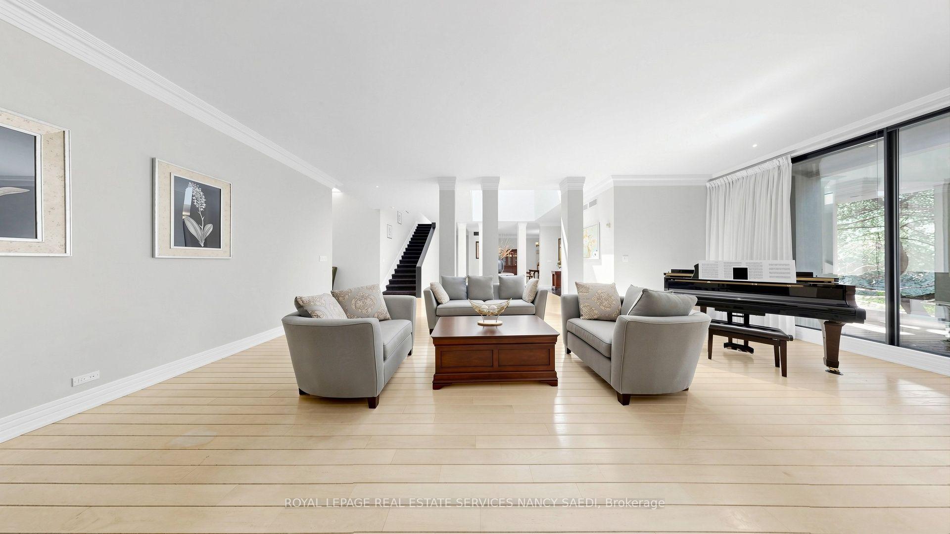 Photo 7 of 5 Abrams Place, North York, St. Andrew-Windfields — HOMEH