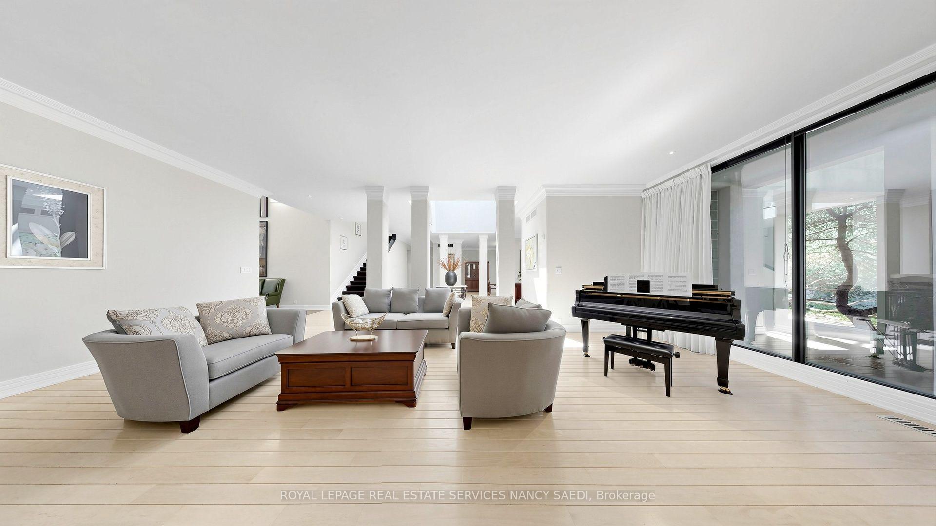 Photo 8 of 5 Abrams Place, North York, St. Andrew-Windfields — HOMEH