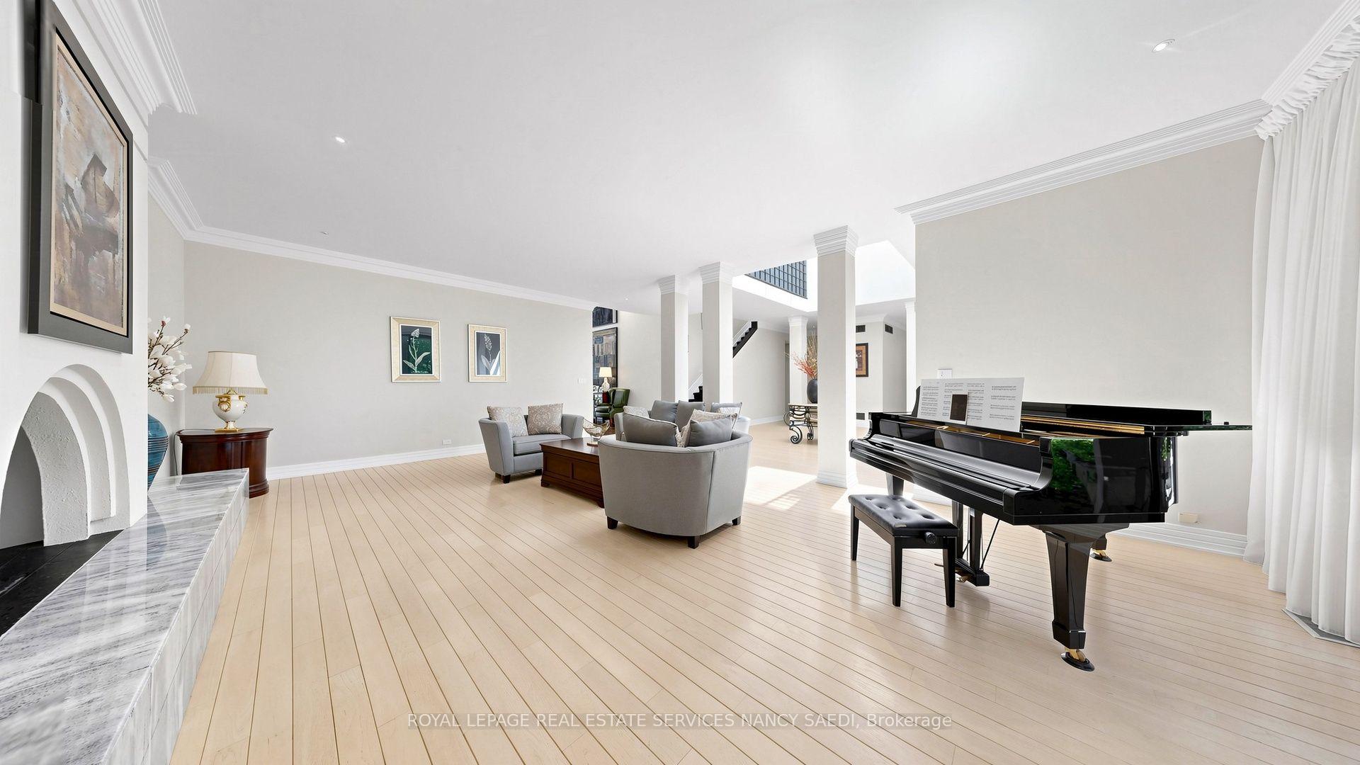 Photo 9 of 5 Abrams Place, North York, St. Andrew-Windfields — HOMEH