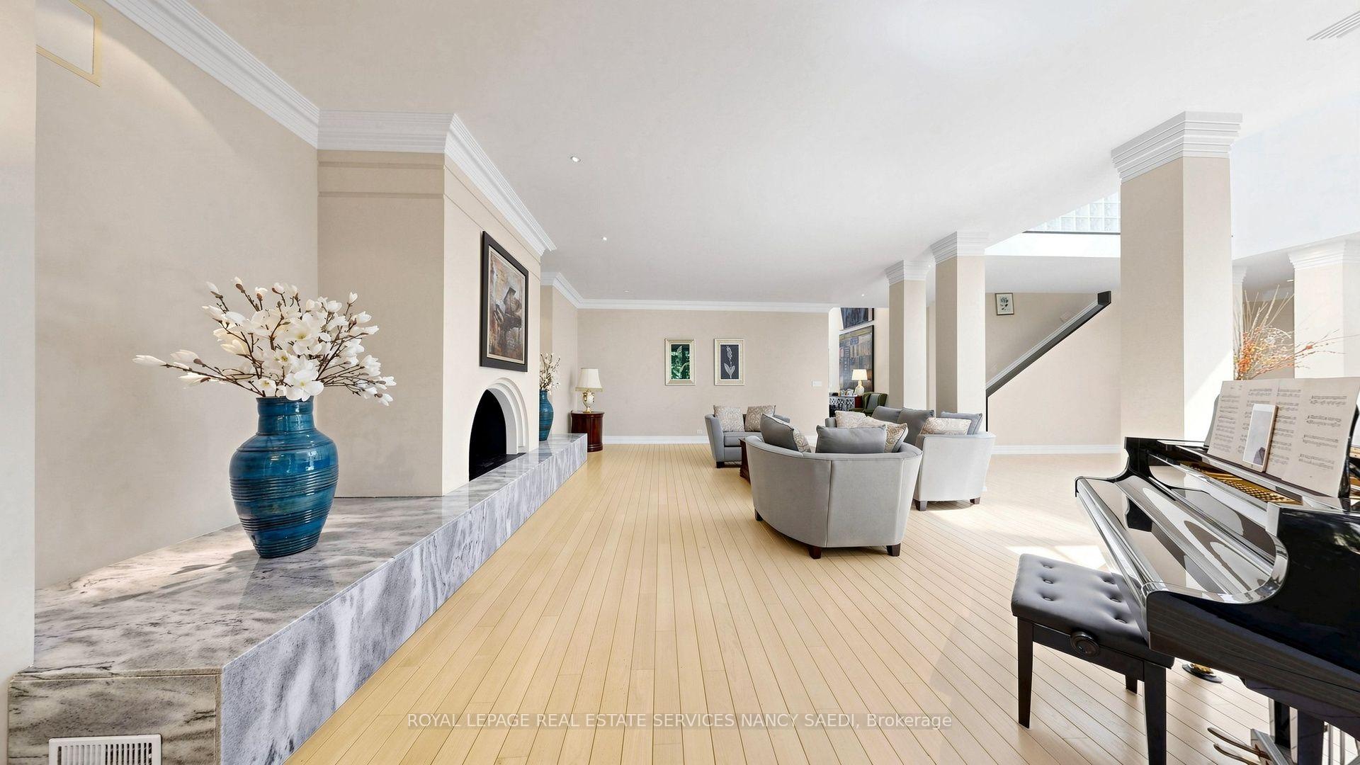 Photo 10 of 5 Abrams Place, North York, St. Andrew-Windfields — HOMEH