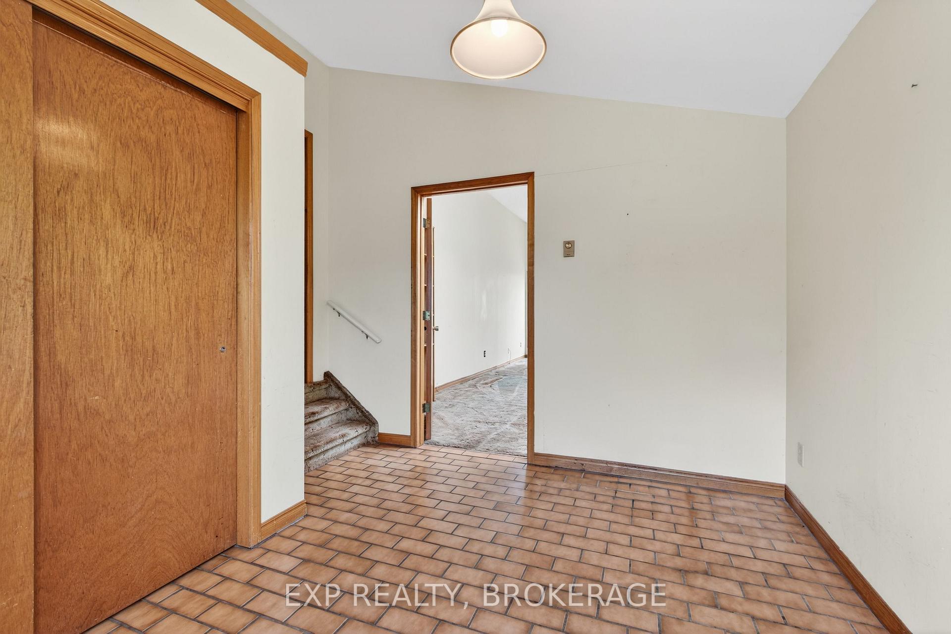 Photo 13 of 11 Carruthers Avenue, Kingston, Central City East — HOMEH
