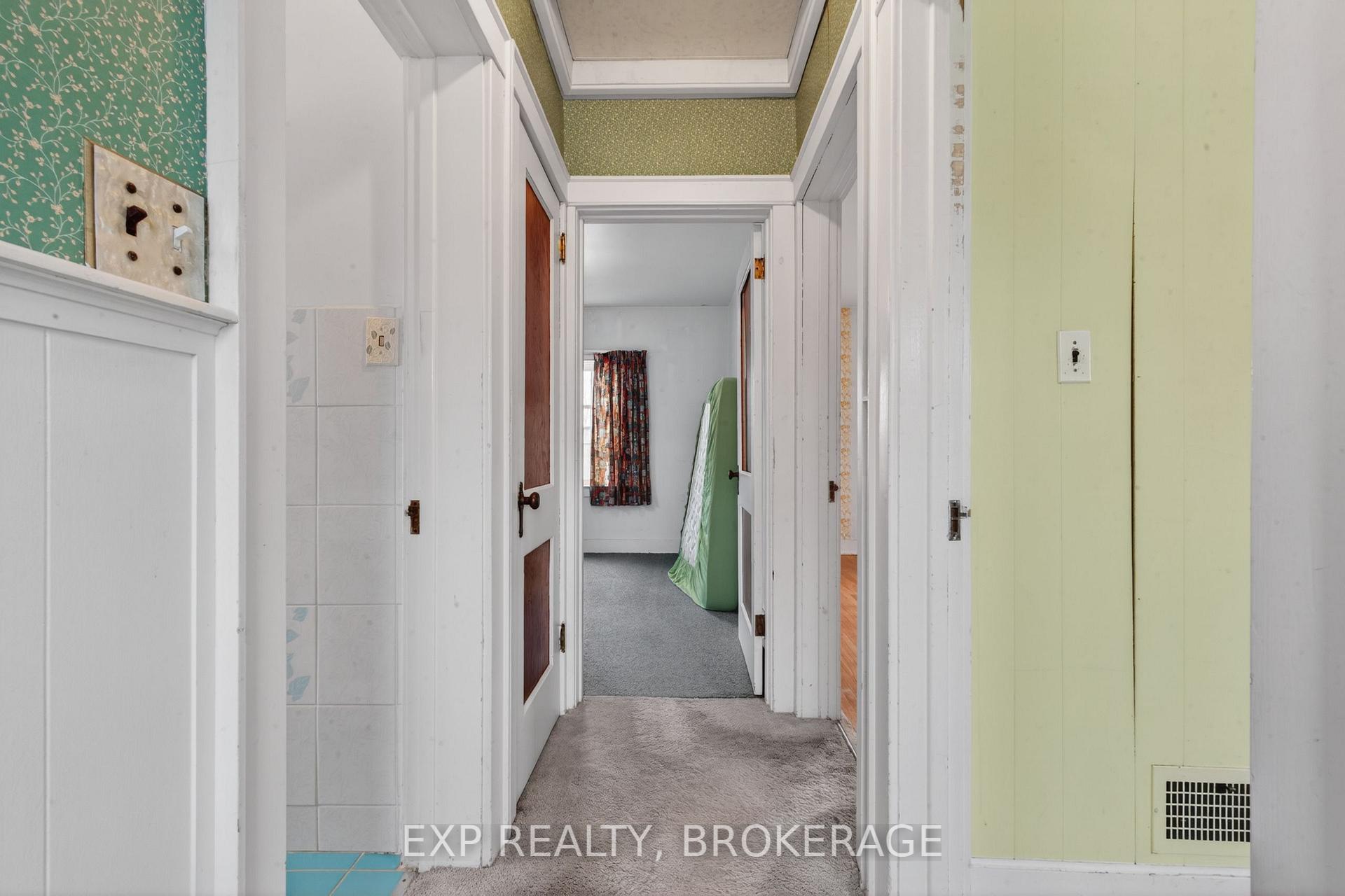 Photo 14 of 11 Carruthers Avenue, Kingston, Central City East — HOMEH