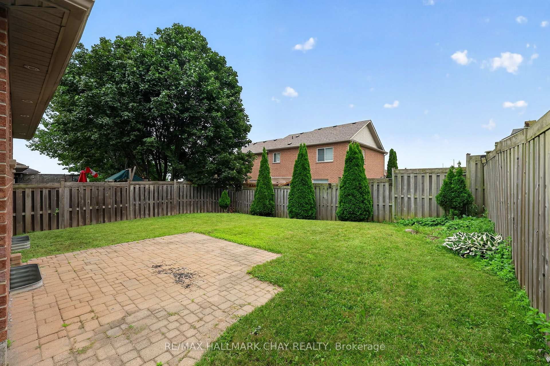 Photo 21 of 39 Hanmer Street E, Barrie, East Bayfield — HOMEH