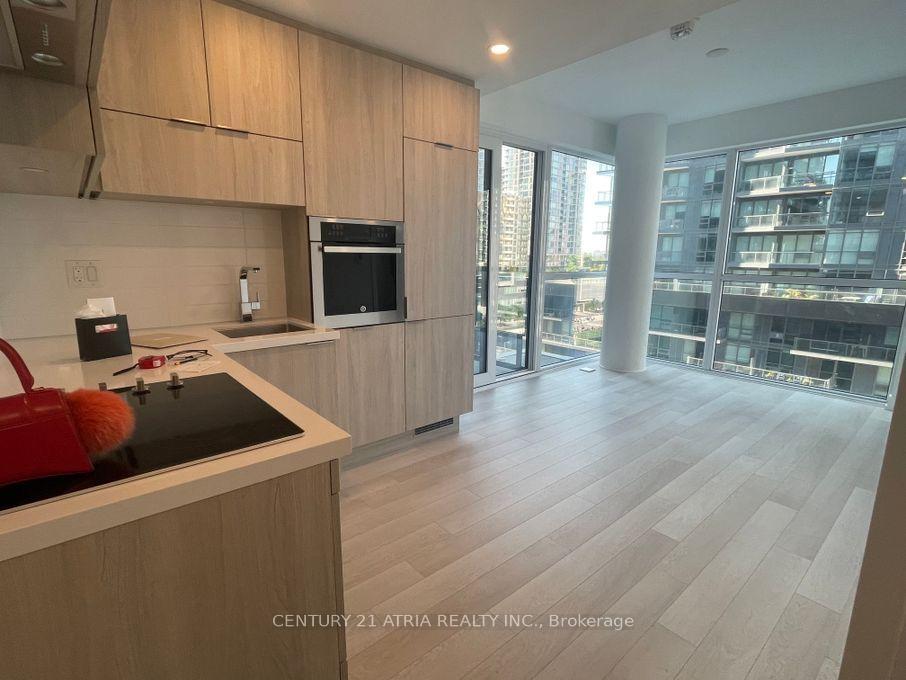 Photo 2 of Unit 608, 39 Roehampton Avenue, Toronto, Mount Pleasant West — HOMEH