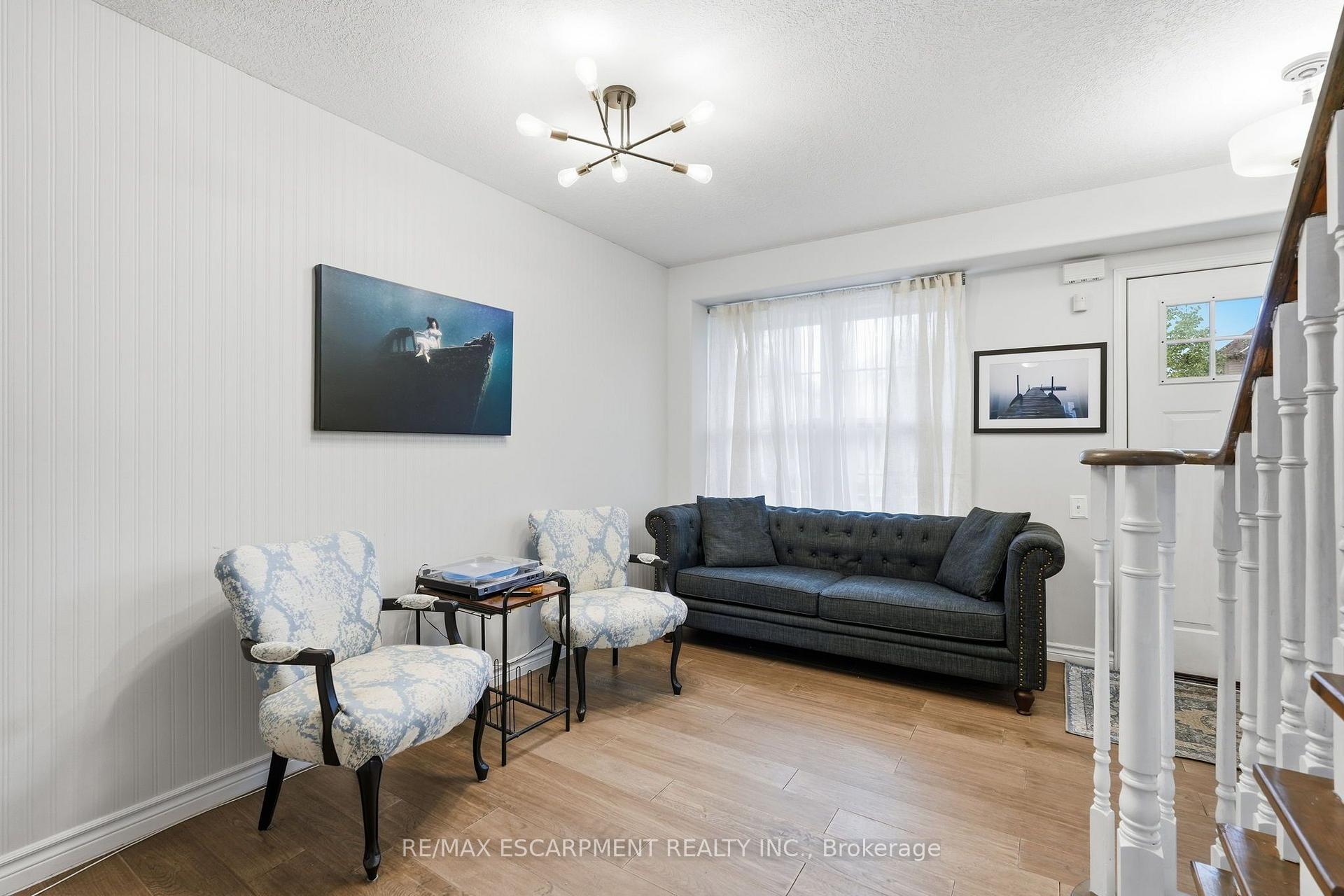 Photo 4 of 141 Cleghorn Drive, Hamilton, Binbrook — HOMEH