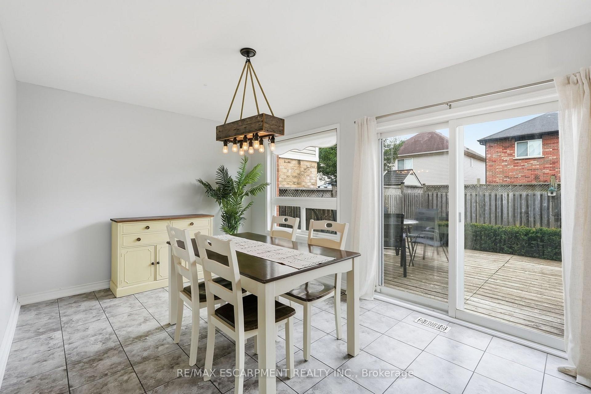 Photo 7 of 141 Cleghorn Drive, Hamilton, Binbrook — HOMEH