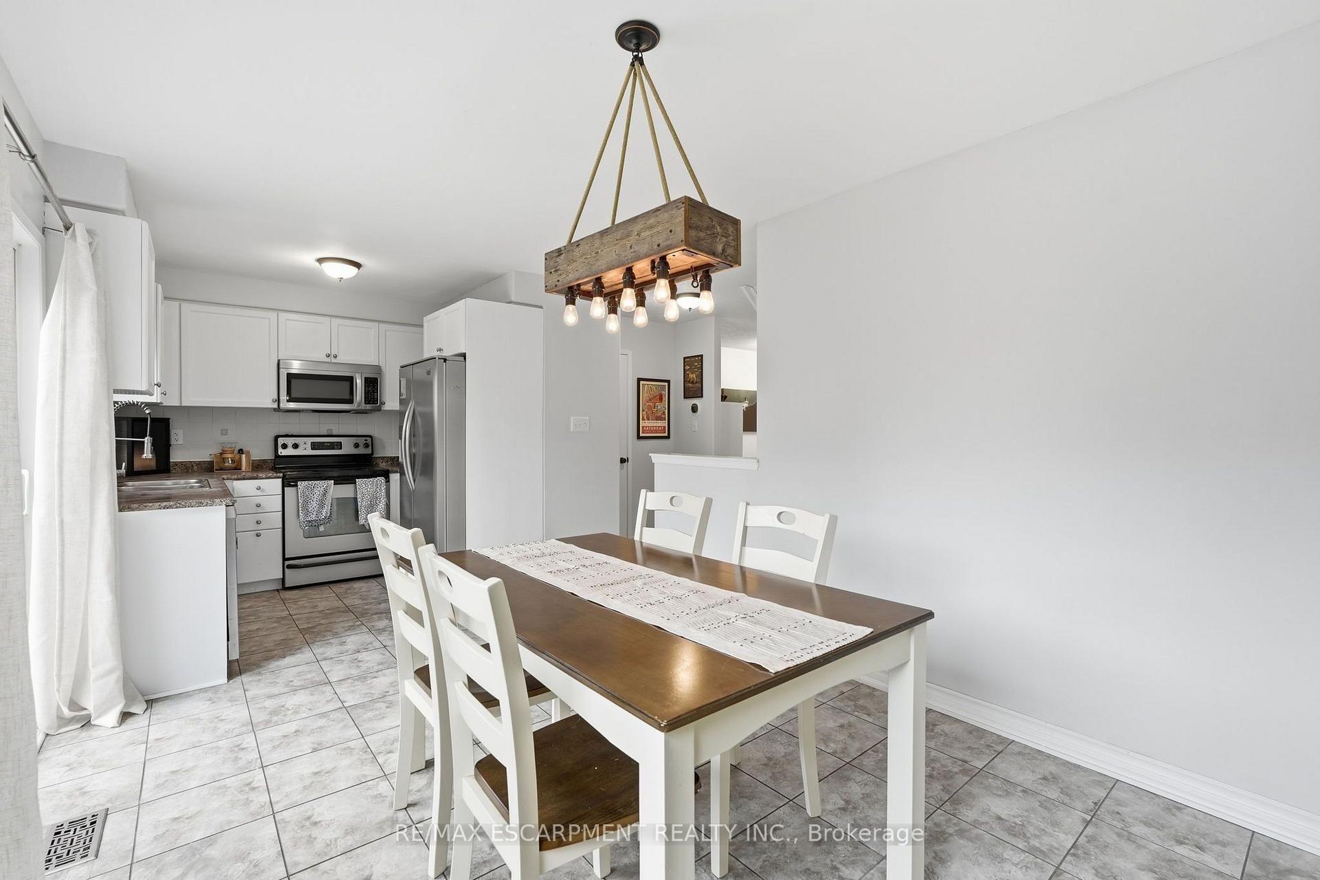 Photo 9 of 141 Cleghorn Drive, Hamilton, Binbrook — HOMEH