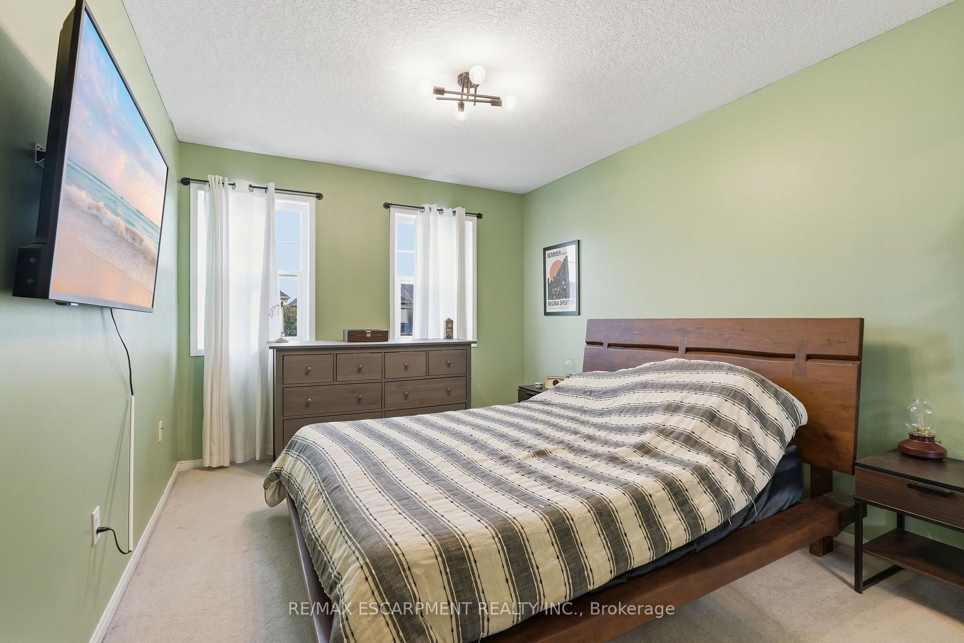Photo 14 of 141 Cleghorn Drive, Hamilton, Binbrook — HOMEH