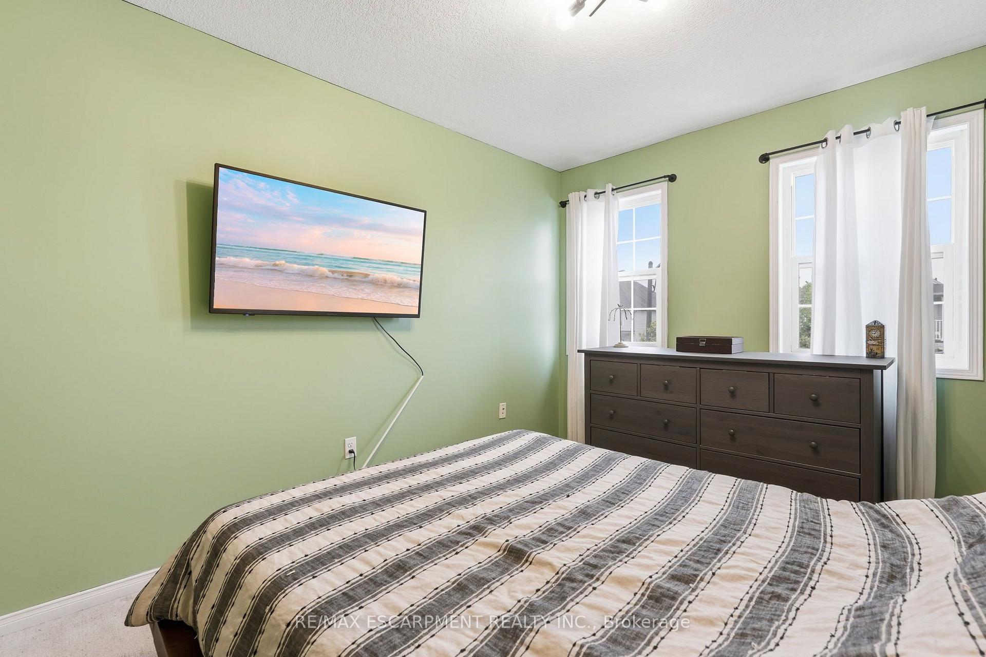 Photo 15 of 141 Cleghorn Drive, Hamilton, Binbrook — HOMEH