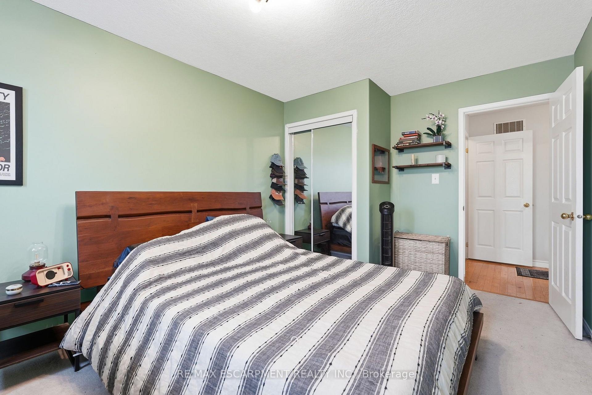 Photo 16 of 141 Cleghorn Drive, Hamilton, Binbrook — HOMEH