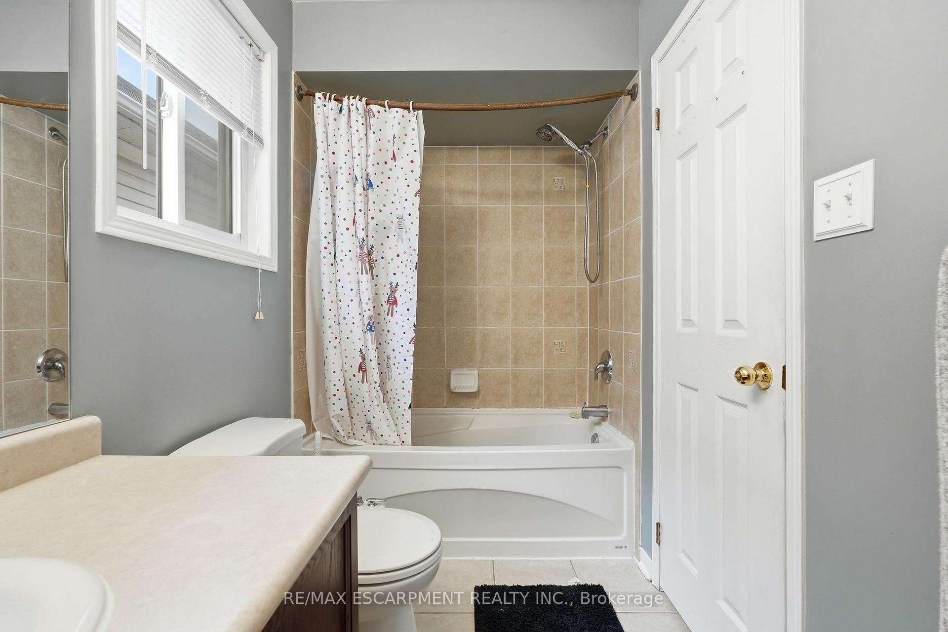 Photo 24 of 141 Cleghorn Drive, Hamilton, Binbrook — HOMEH